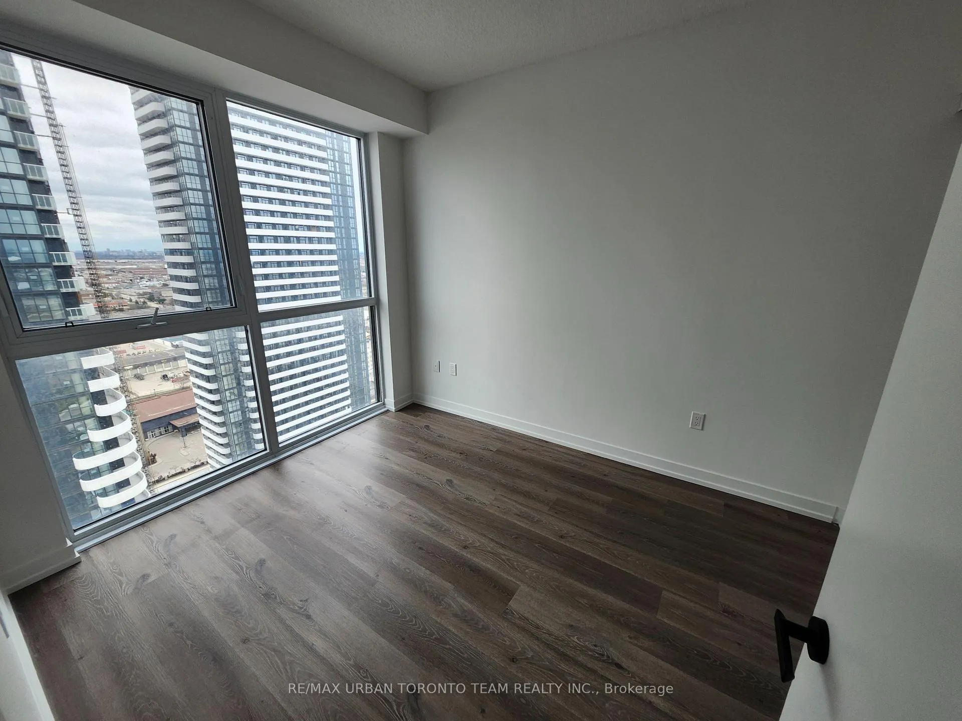 Photo 6 of Unit 2901, 225 Commerce Street, Vaughan, Vaughan Corporate Centre — HOMEH