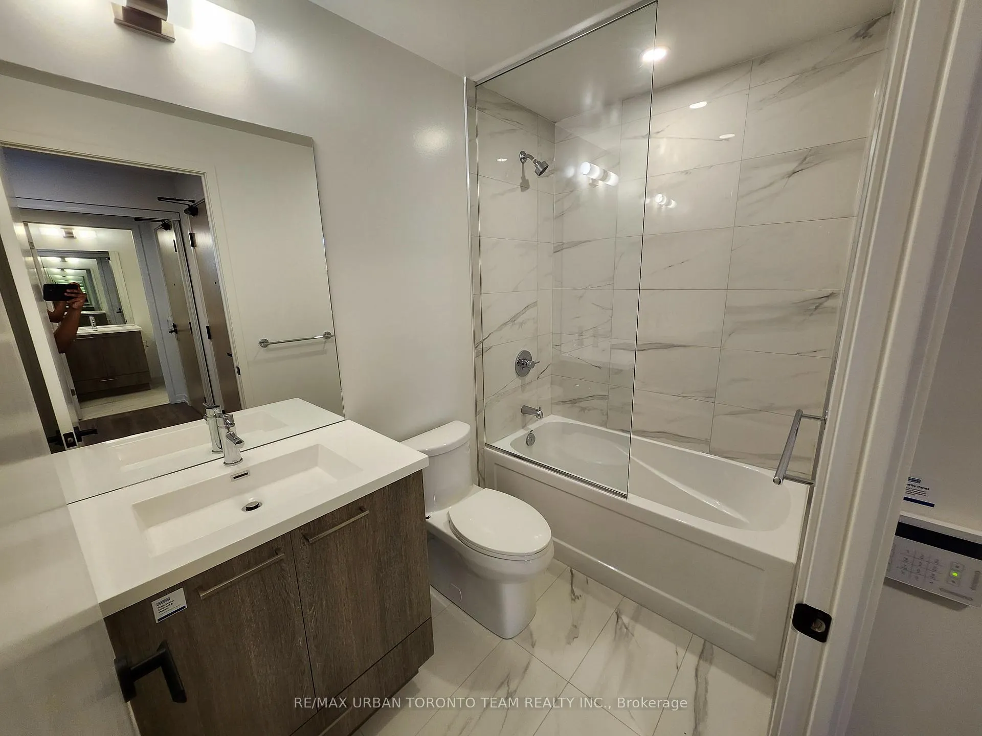 Photo 8 of Unit 2901, 225 Commerce Street, Vaughan, Vaughan Corporate Centre — HOMEH