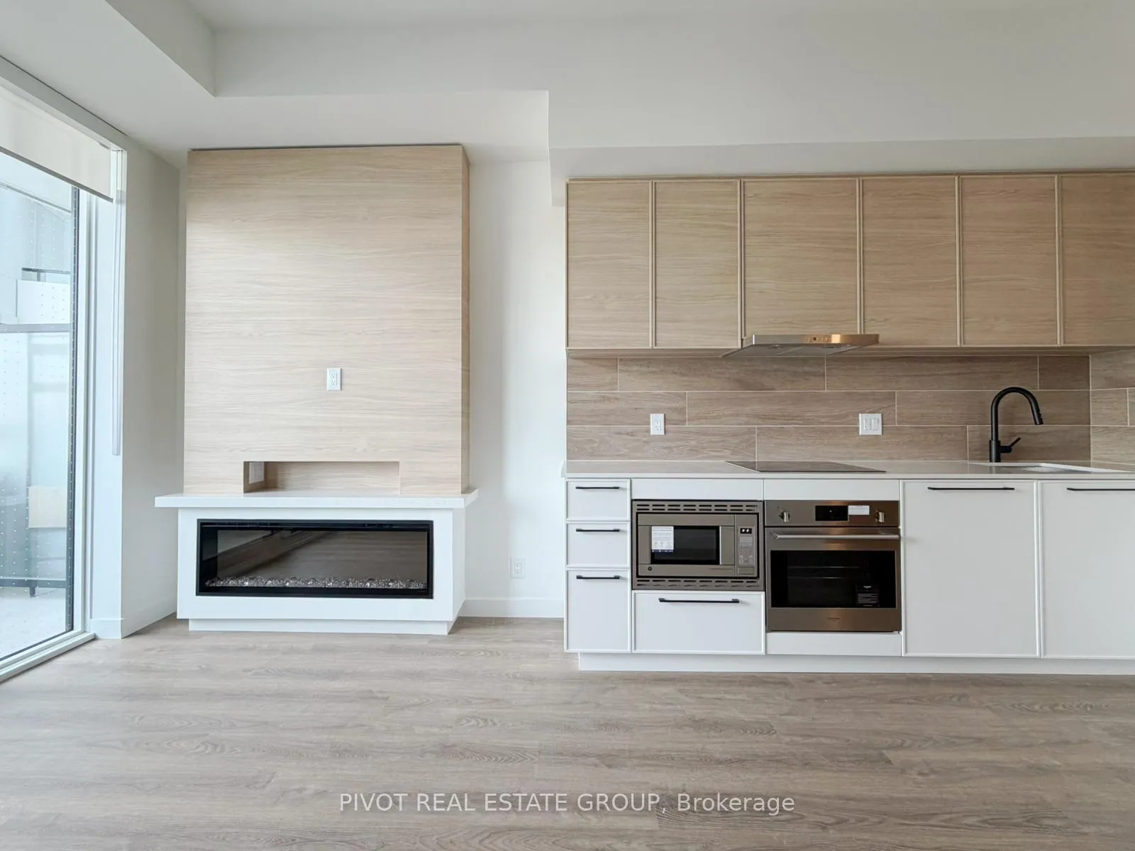 Photo 3 of Unit 828, 1050 Eastern Avenue, Toronto, The Beaches — HOMEH