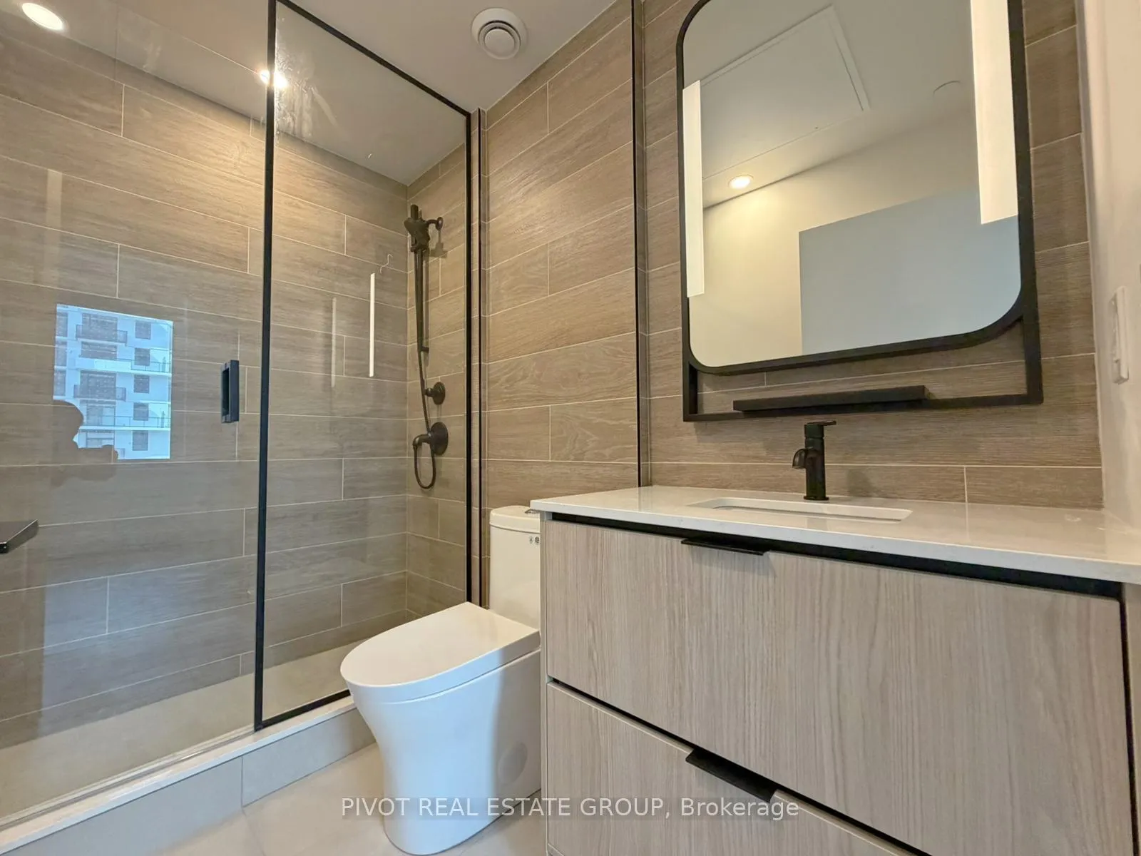 Photo 5 of Unit 828, 1050 Eastern Avenue, Toronto, The Beaches — HOMEH
