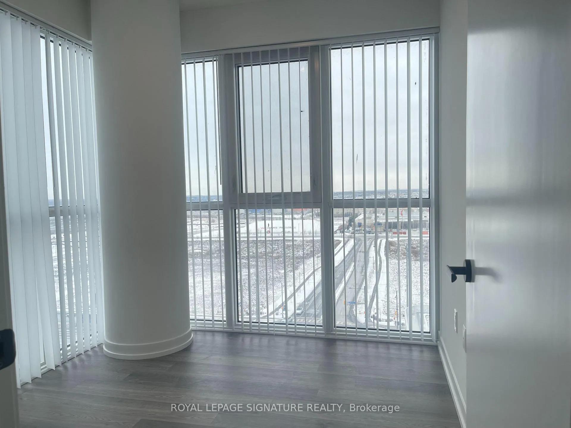 Photo 5 of Unit 1611, 195 Commerce Street, Vaughan, Vaughan Corporate Centre — HOMEH