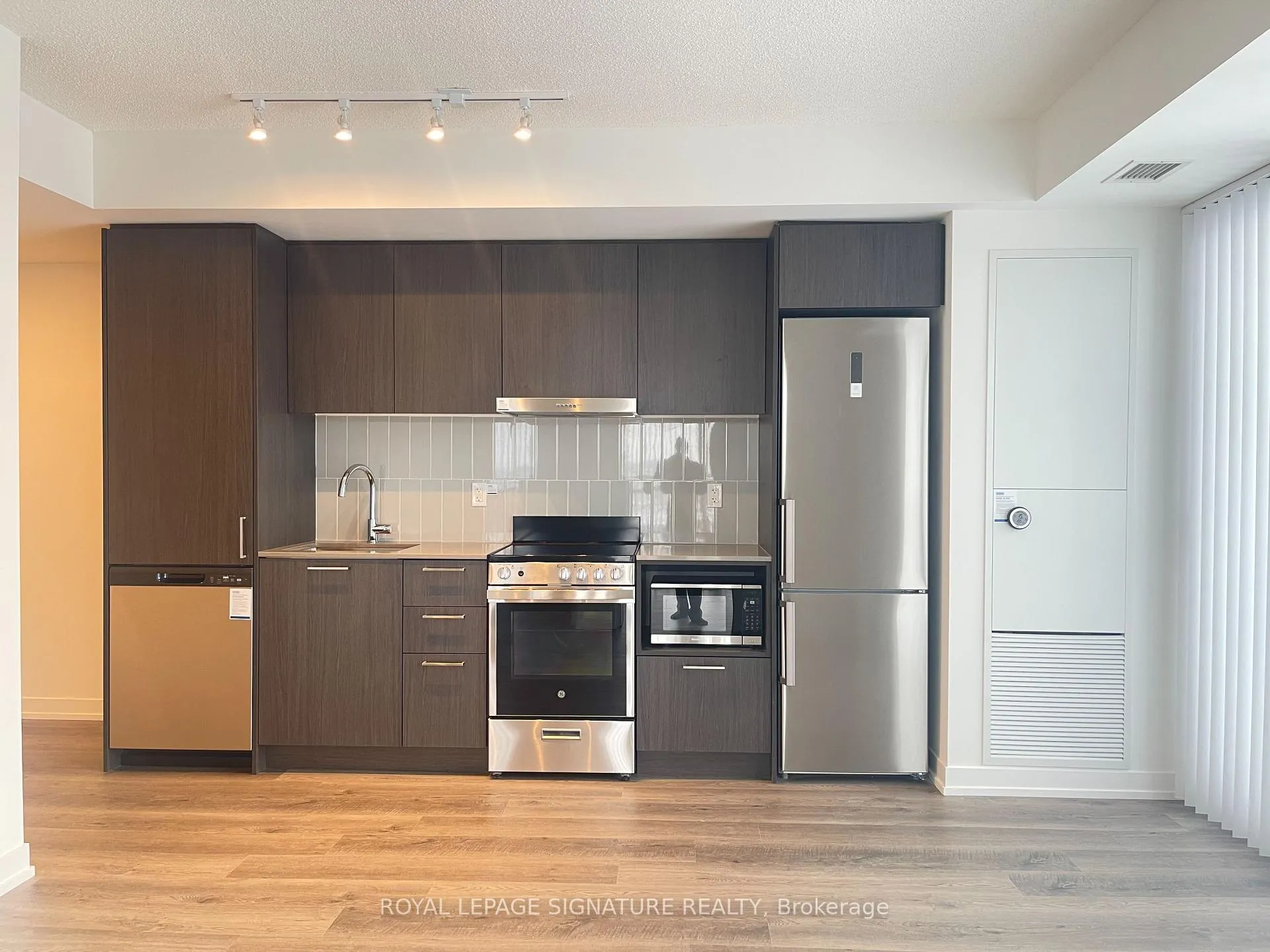 Photo 12 of Unit 1611, 195 Commerce Street, Vaughan, Vaughan Corporate Centre — HOMEH