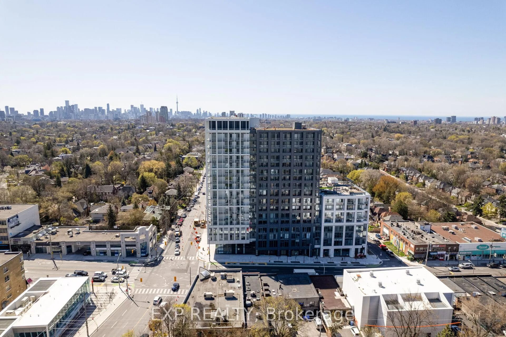 Photo 2 of Unit 321, 2020 Bathurst Street, Toronto, Humewood-Cedarvale — HOMEH