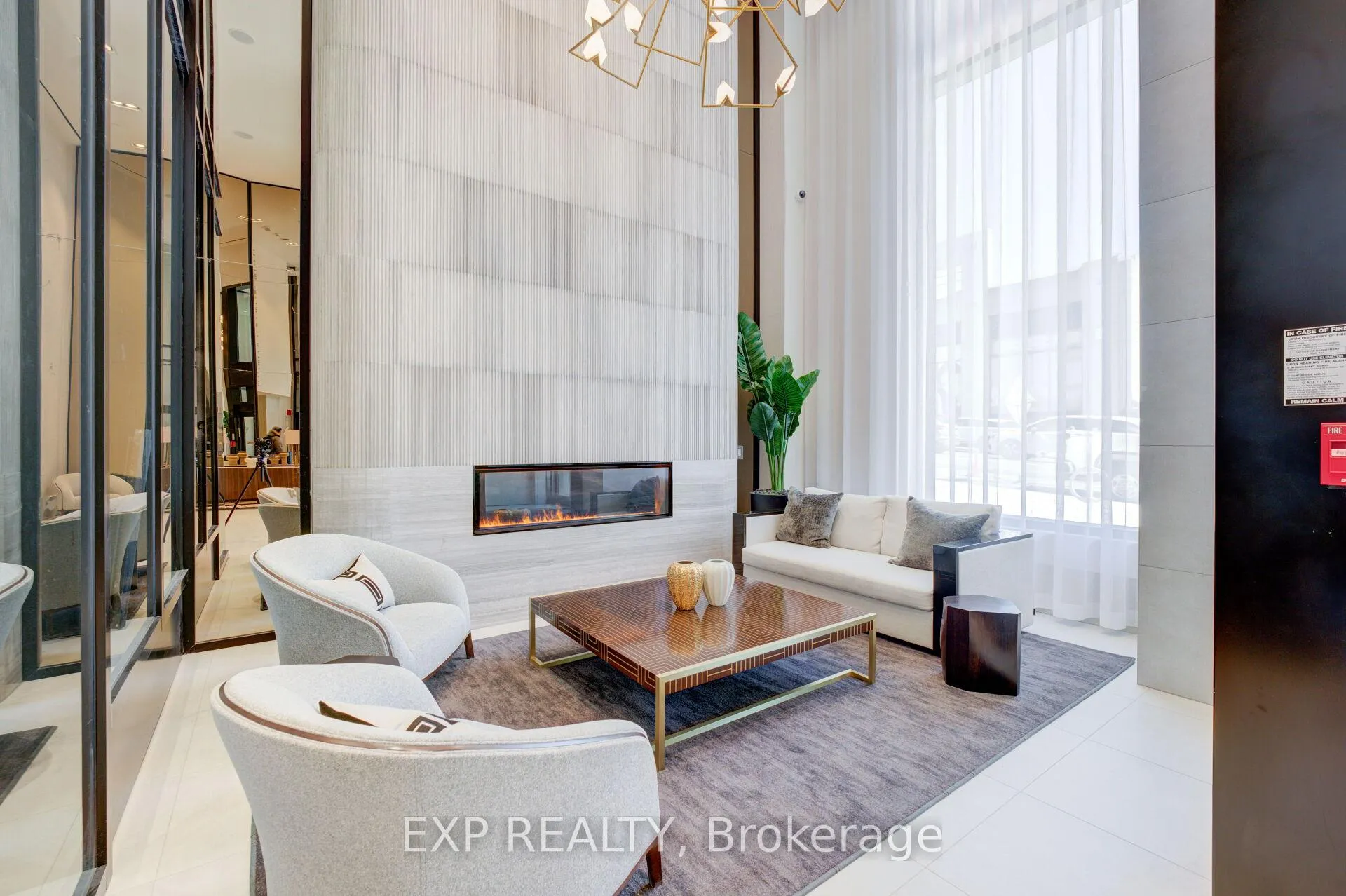 Photo 5 of Unit 321, 2020 Bathurst Street, Toronto, Humewood-Cedarvale — HOMEH