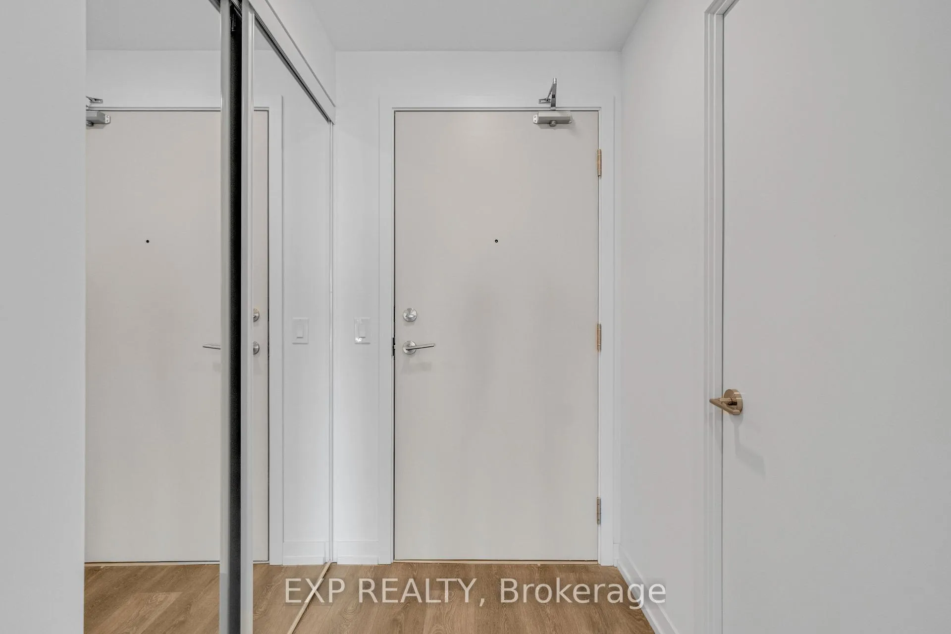 Photo 8 of Unit 321, 2020 Bathurst Street, Toronto, Humewood-Cedarvale — HOMEH