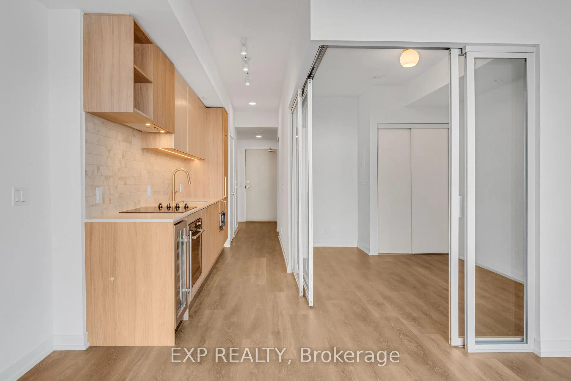 Photo 9 of Unit 321, 2020 Bathurst Street, Toronto, Humewood-Cedarvale — HOMEH