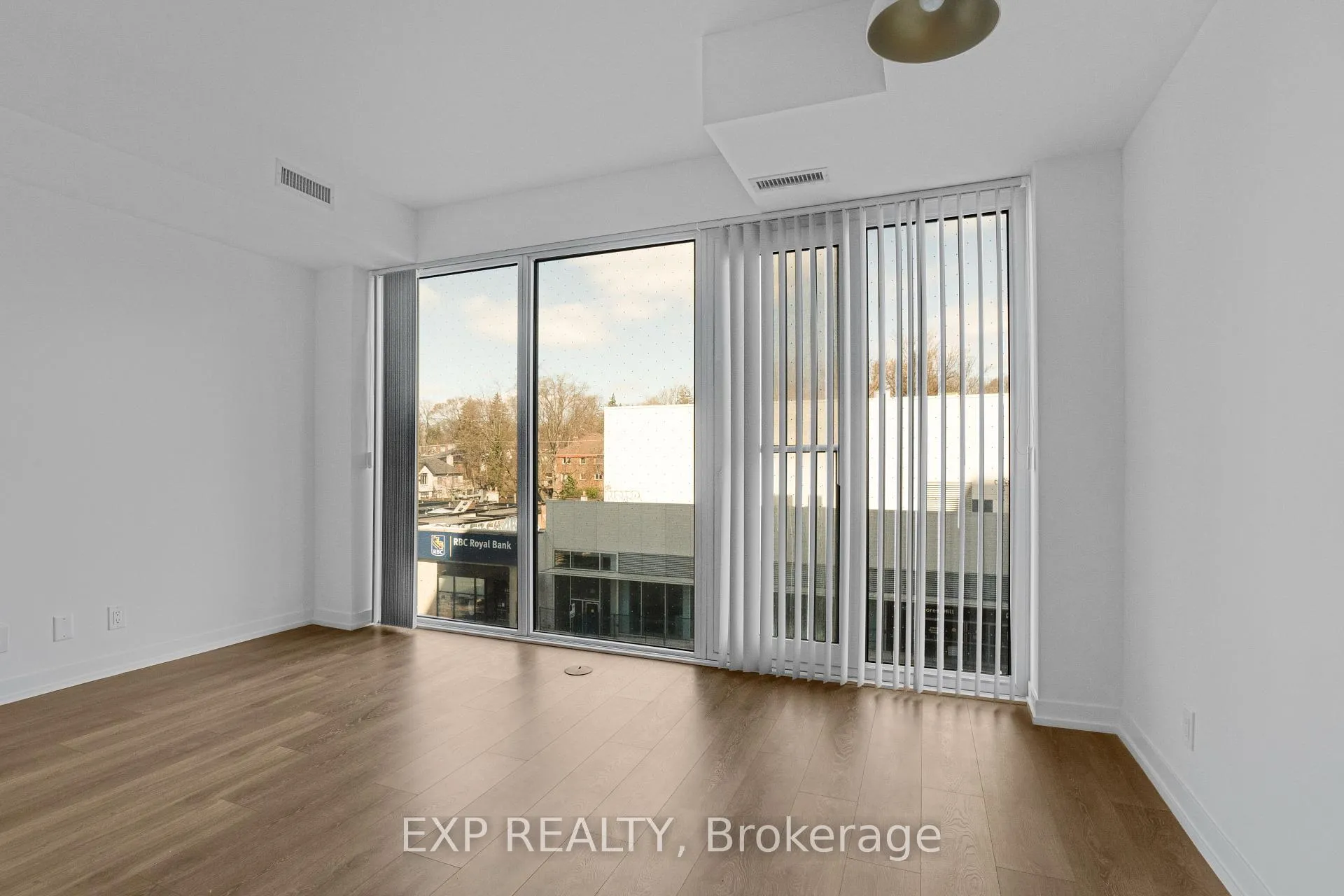 Photo 10 of Unit 321, 2020 Bathurst Street, Toronto, Humewood-Cedarvale — HOMEH