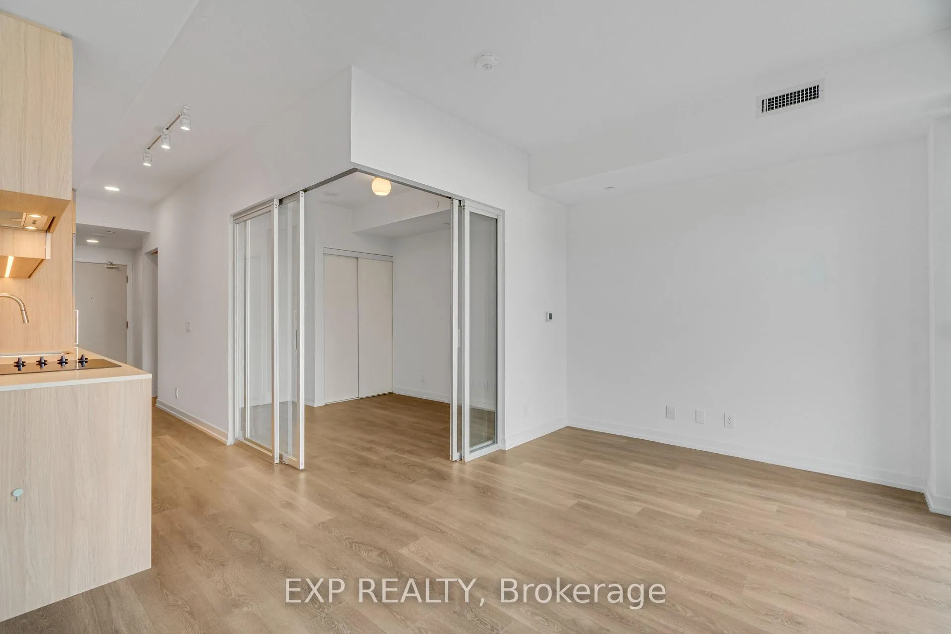 Photo 11 of Unit 321, 2020 Bathurst Street, Toronto, Humewood-Cedarvale — HOMEH