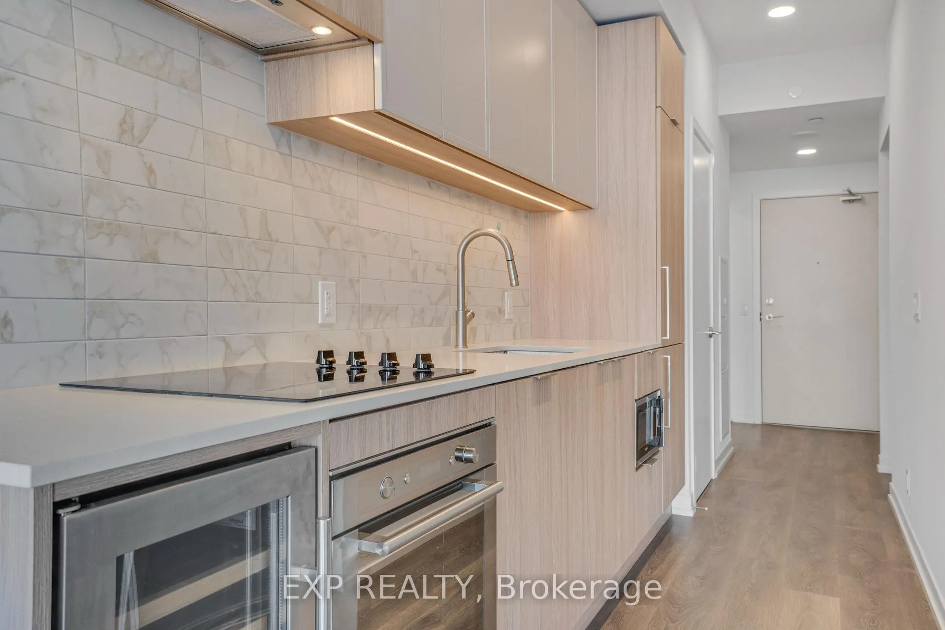 Photo 13 of Unit 321, 2020 Bathurst Street, Toronto, Humewood-Cedarvale — HOMEH