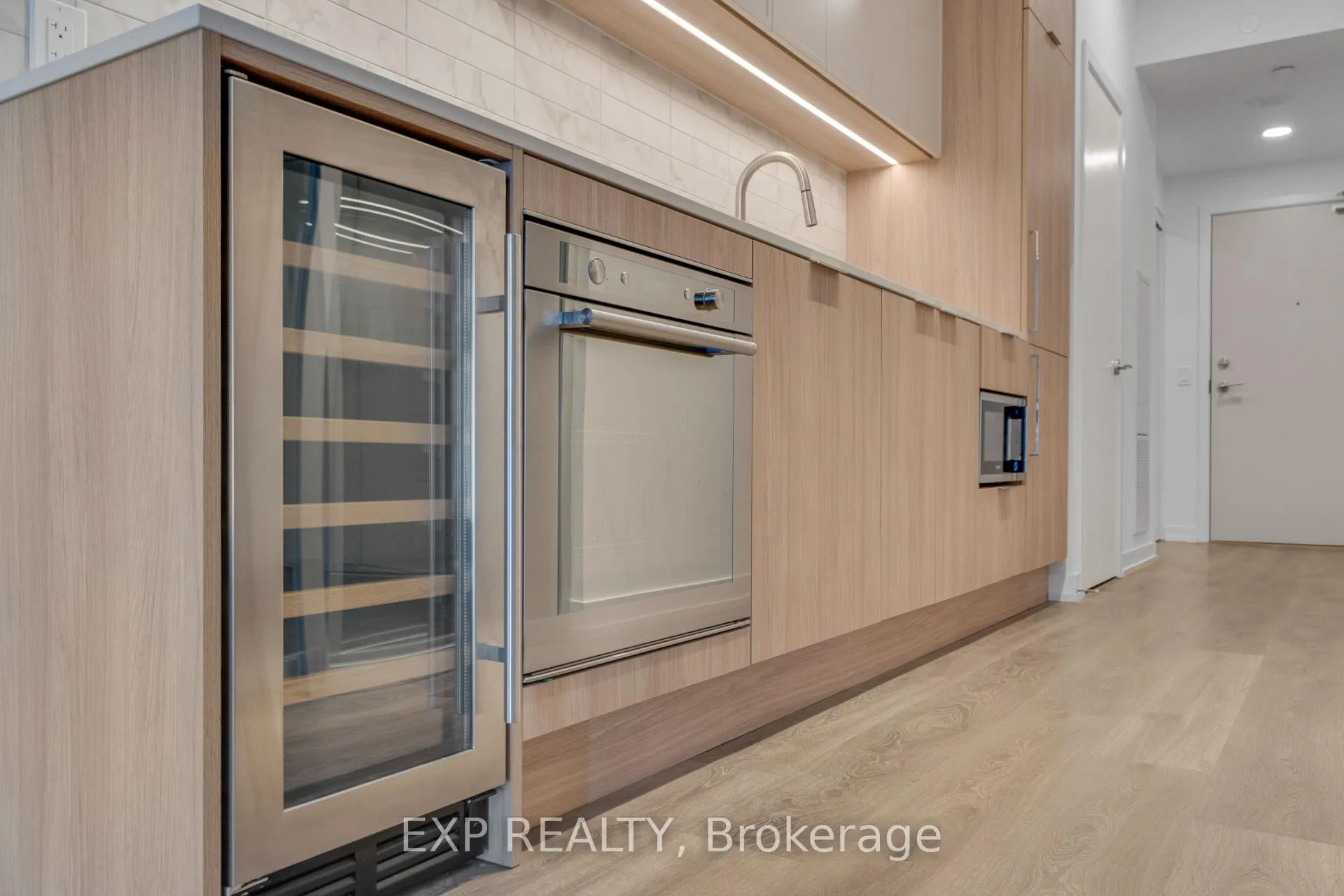 Photo 14 of Unit 321, 2020 Bathurst Street, Toronto, Humewood-Cedarvale — HOMEH