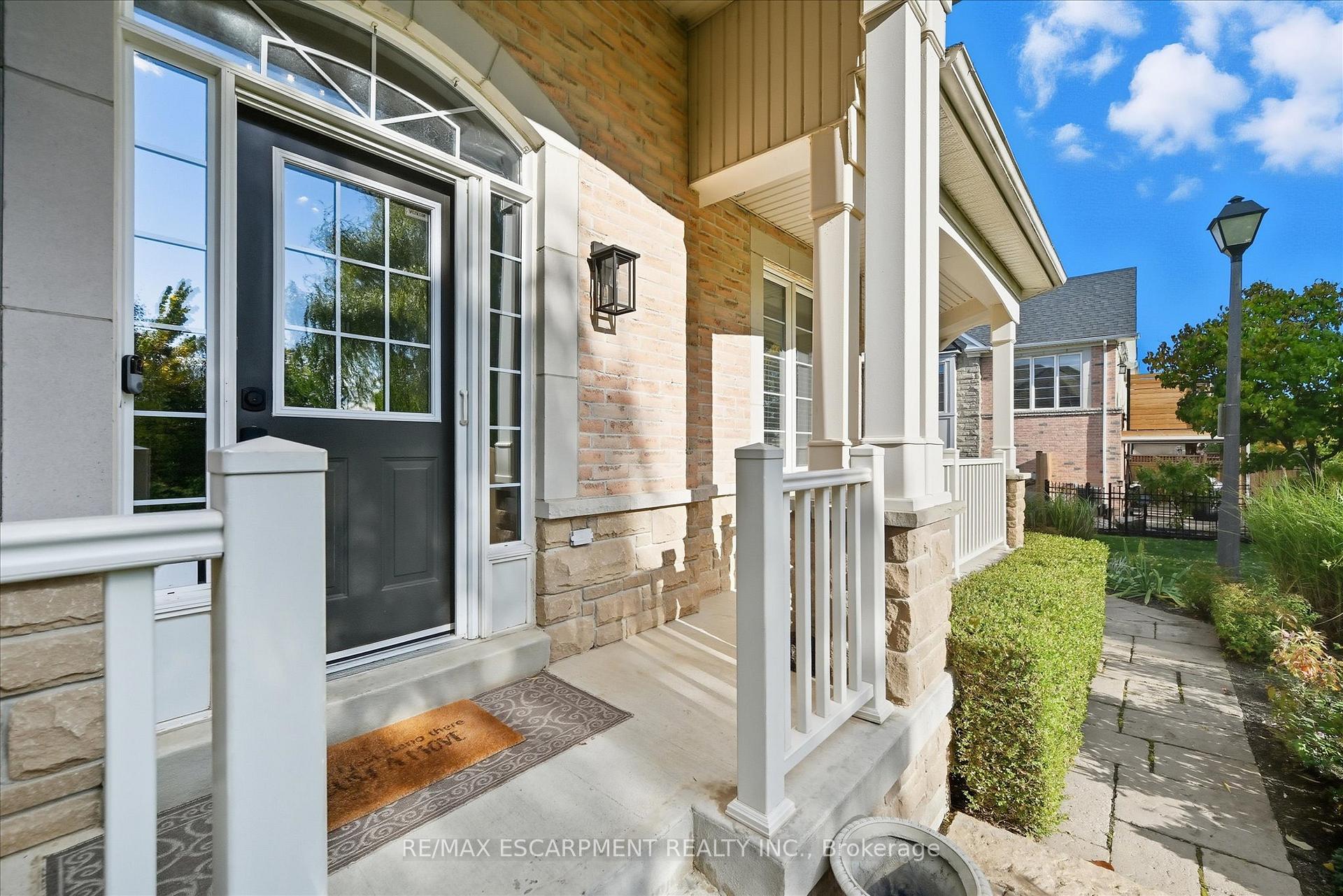 Photo 4 of Unit 19, 4241 Sarazen Drive, Burlington, Rose — HOMEH