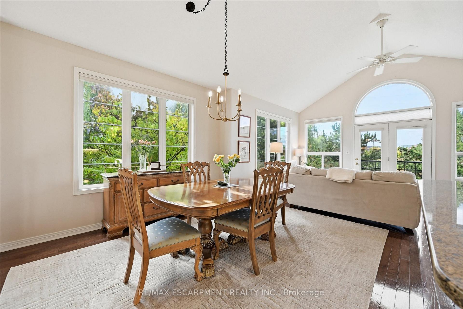 Photo 6 of Unit 19, 4241 Sarazen Drive, Burlington, Rose — HOMEH