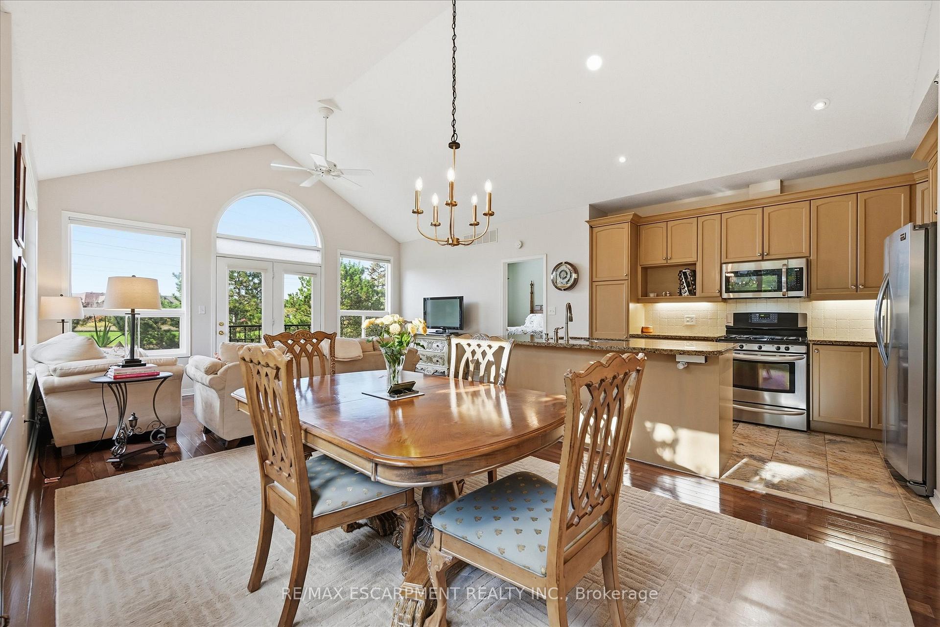 Photo 7 of Unit 19, 4241 Sarazen Drive, Burlington, Rose — HOMEH