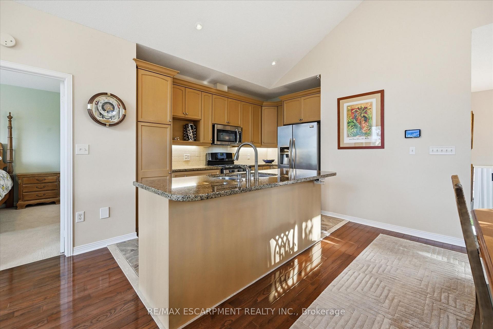 Photo 9 of Unit 19, 4241 Sarazen Drive, Burlington, Rose — HOMEH