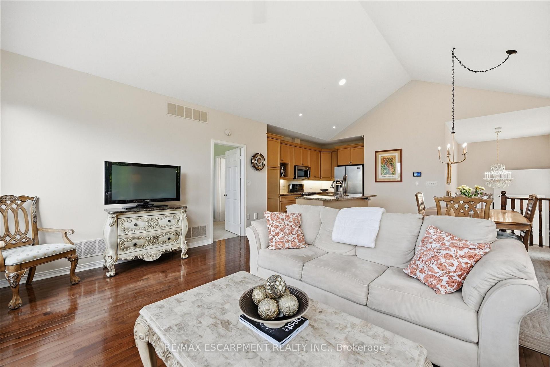 Photo 17 of Unit 19, 4241 Sarazen Drive, Burlington, Rose — HOMEH