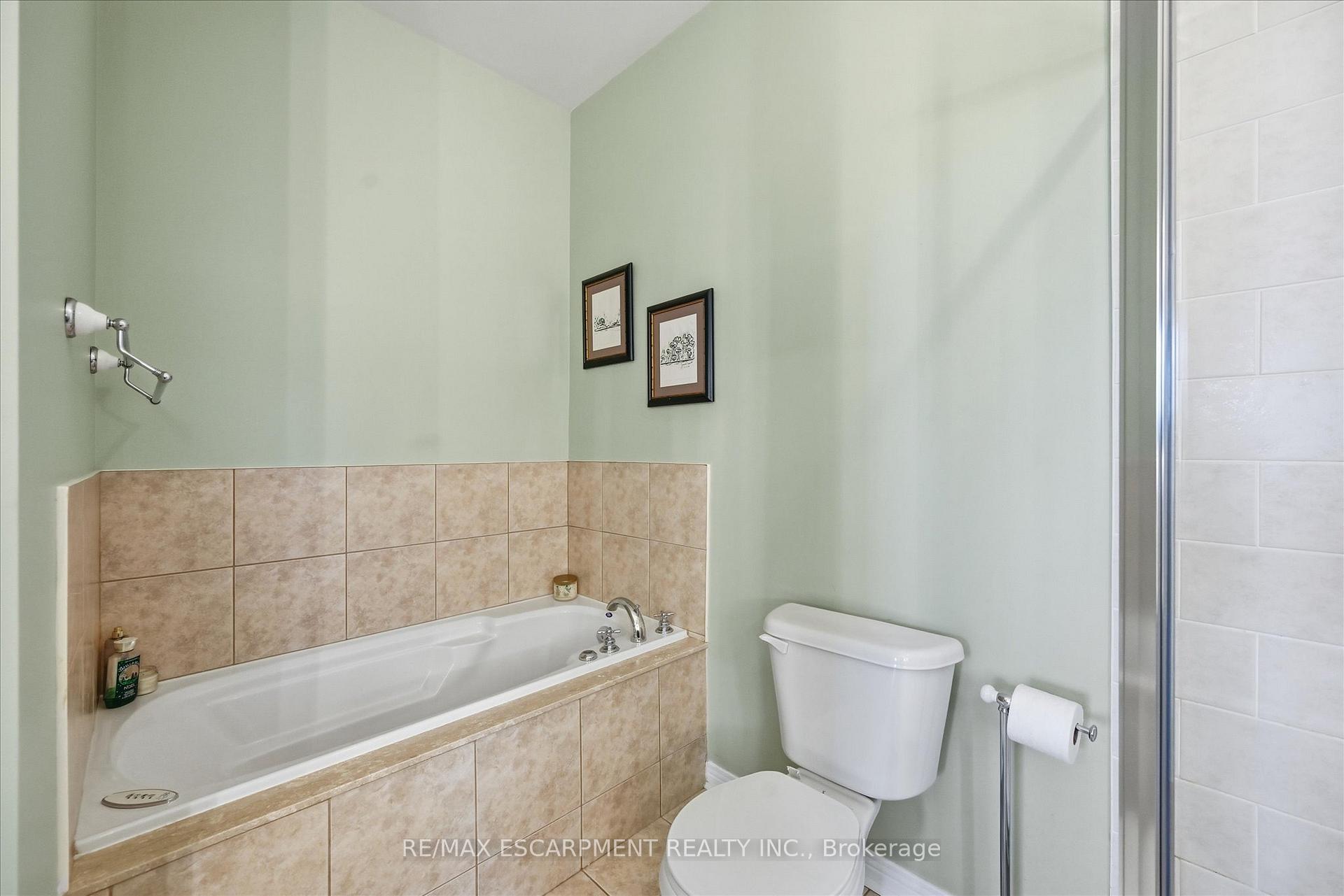 Photo 24 of Unit 19, 4241 Sarazen Drive, Burlington, Rose — HOMEH