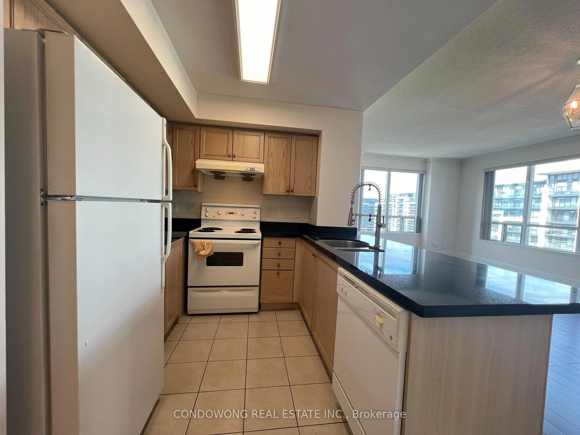 Photo 4 of Unit 1007, 62 Suncrest Boulevard, Markham, Thornhill — HOMEH