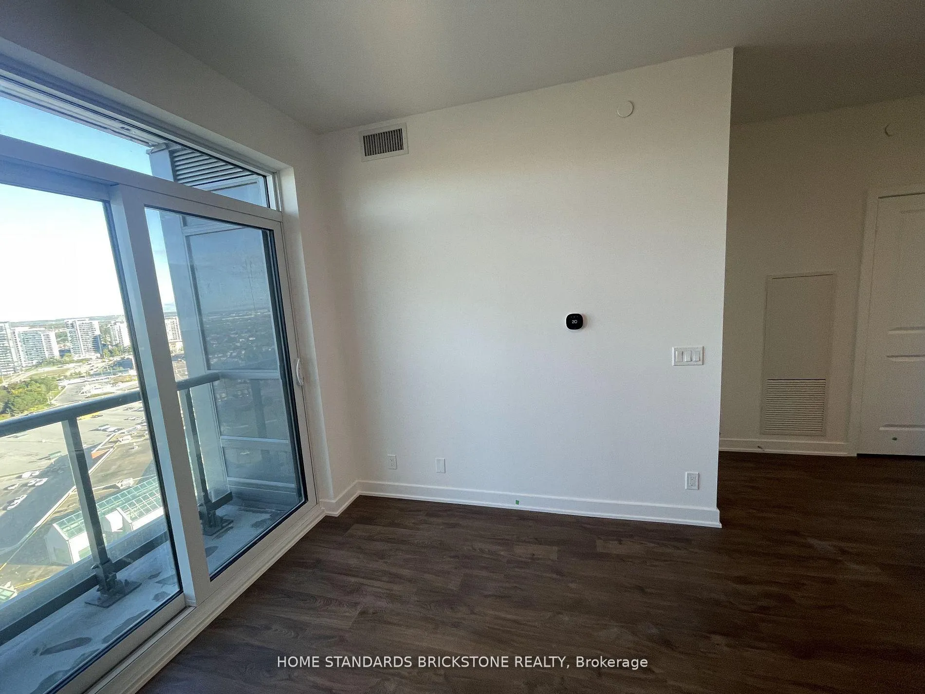 Photo 6 of Unit 2007, 50 Upper Mall Way N, Vaughan, Brownridge — HOMEH