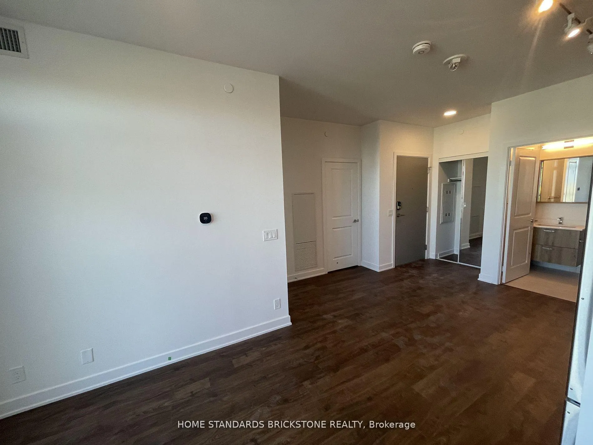 Photo 13 of Unit 2007, 50 Upper Mall Way N, Vaughan, Brownridge — HOMEH