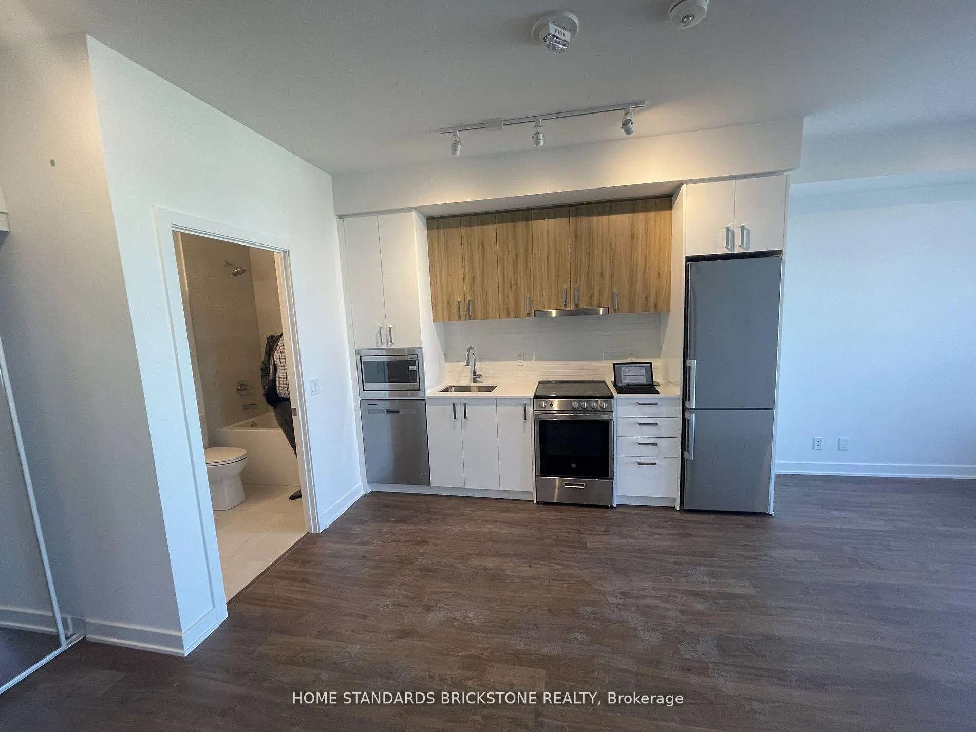 Photo 14 of Unit 2007, 50 Upper Mall Way N, Vaughan, Brownridge — HOMEH
