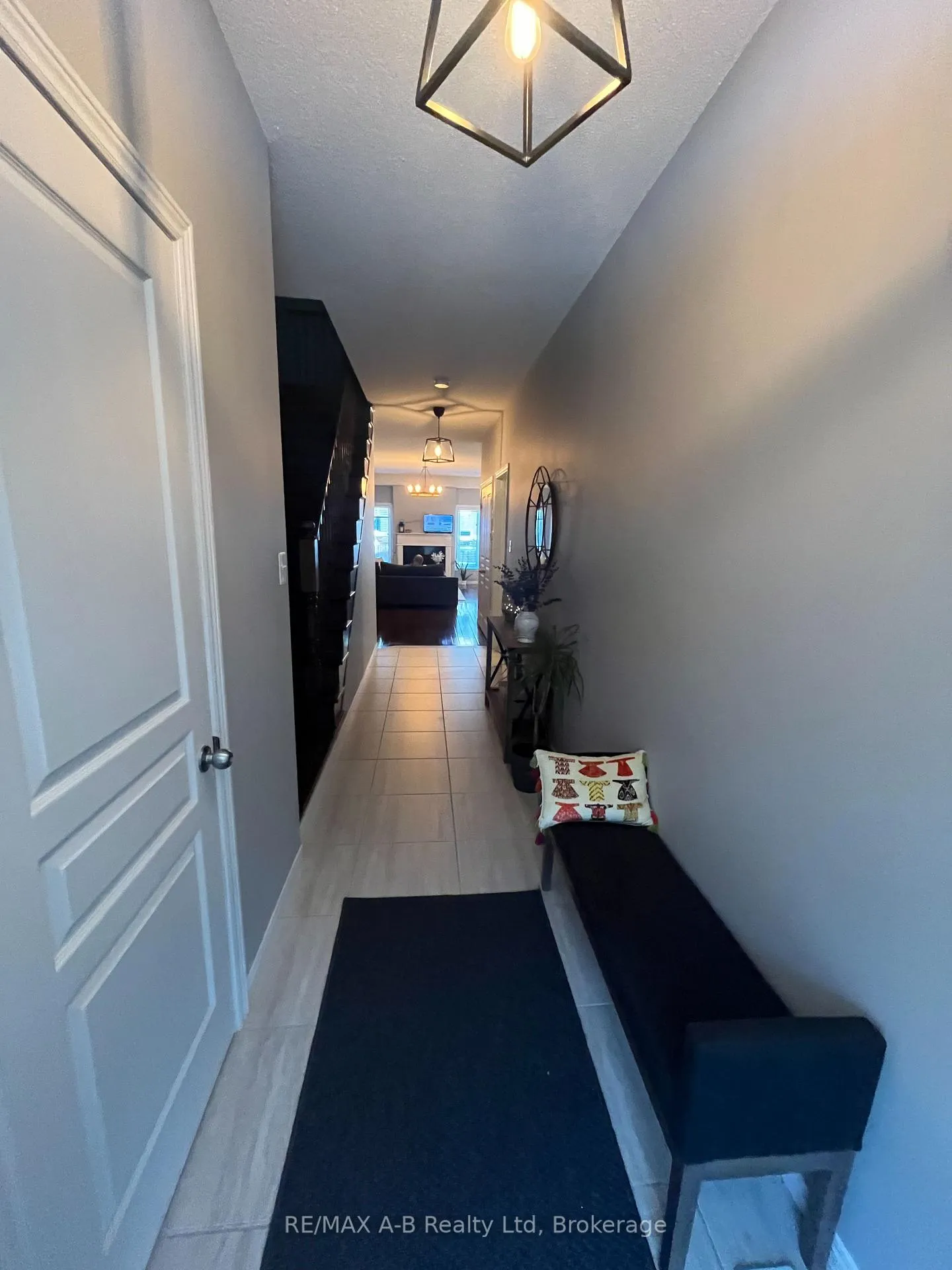 Photo 3 of Unit 19, 19 Valleyside Lane, Hamilton, Dundas — HOMEH