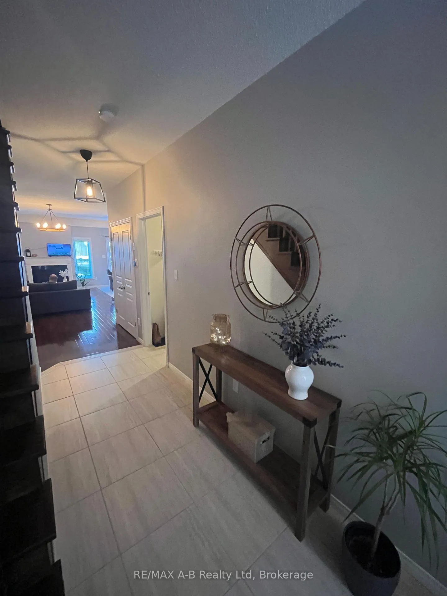 Photo 4 of Unit 19, 19 Valleyside Lane, Hamilton, Dundas — HOMEH