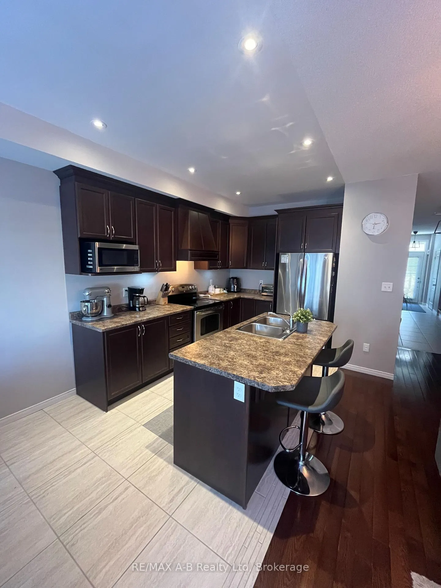 Photo 9 of Unit 19, 19 Valleyside Lane, Hamilton, Dundas — HOMEH