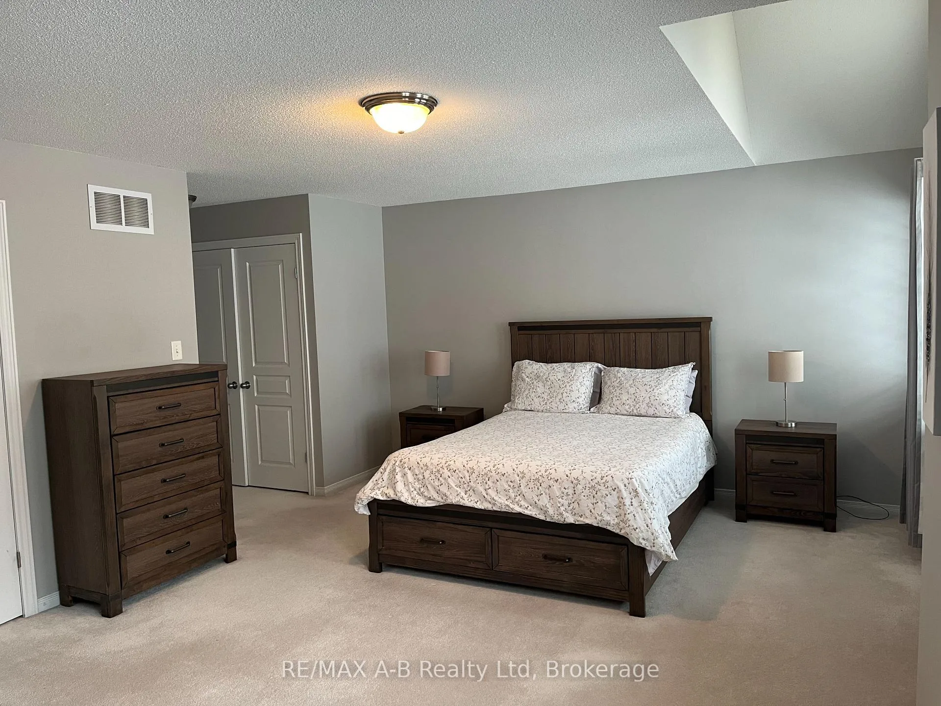 Photo 11 of Unit 19, 19 Valleyside Lane, Hamilton, Dundas — HOMEH