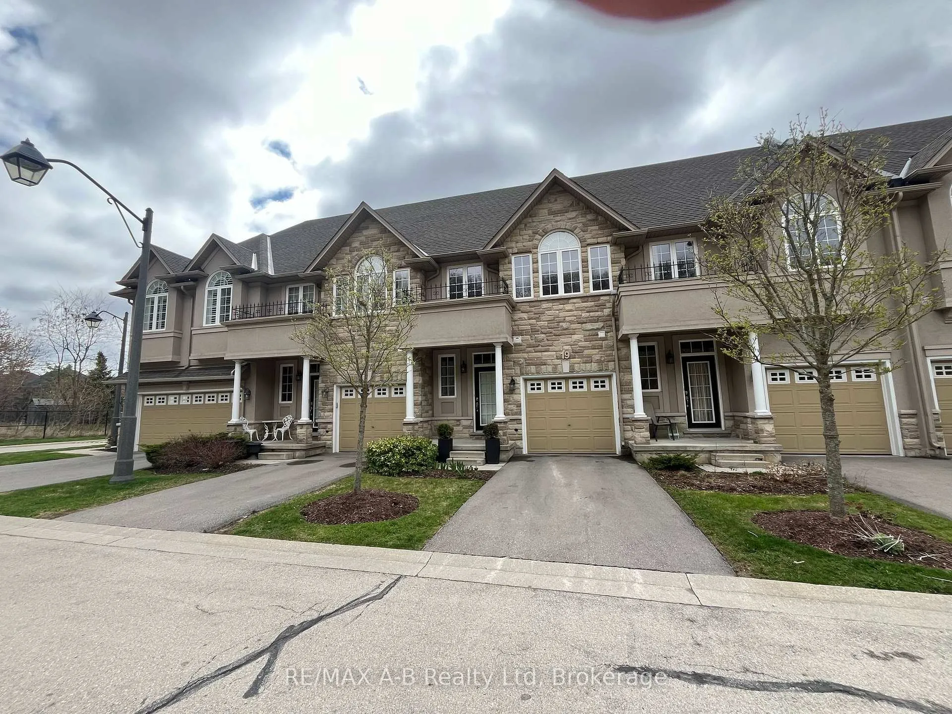 Photo 28 of Unit 19, 19 Valleyside Lane, Hamilton, Dundas — HOMEH