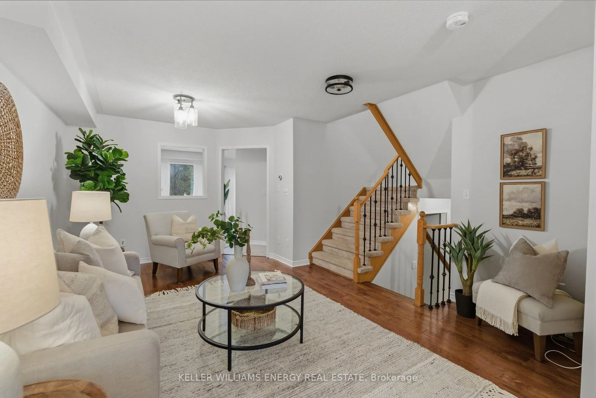 Photo 3 of 1698 Woodgate Trail, Oshawa, Samac — HOMEH