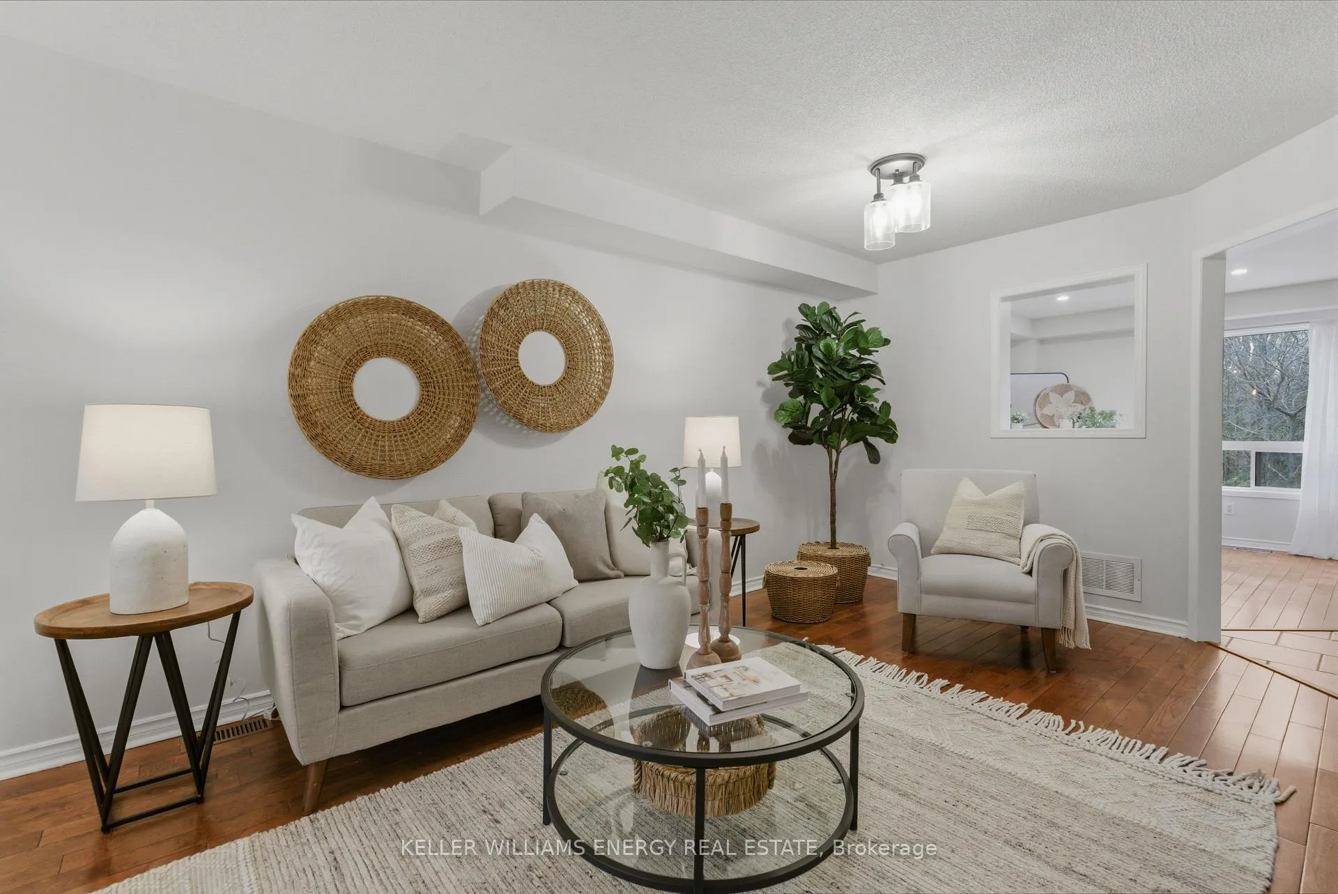 Photo 4 of 1698 Woodgate Trail, Oshawa, Samac — HOMEH