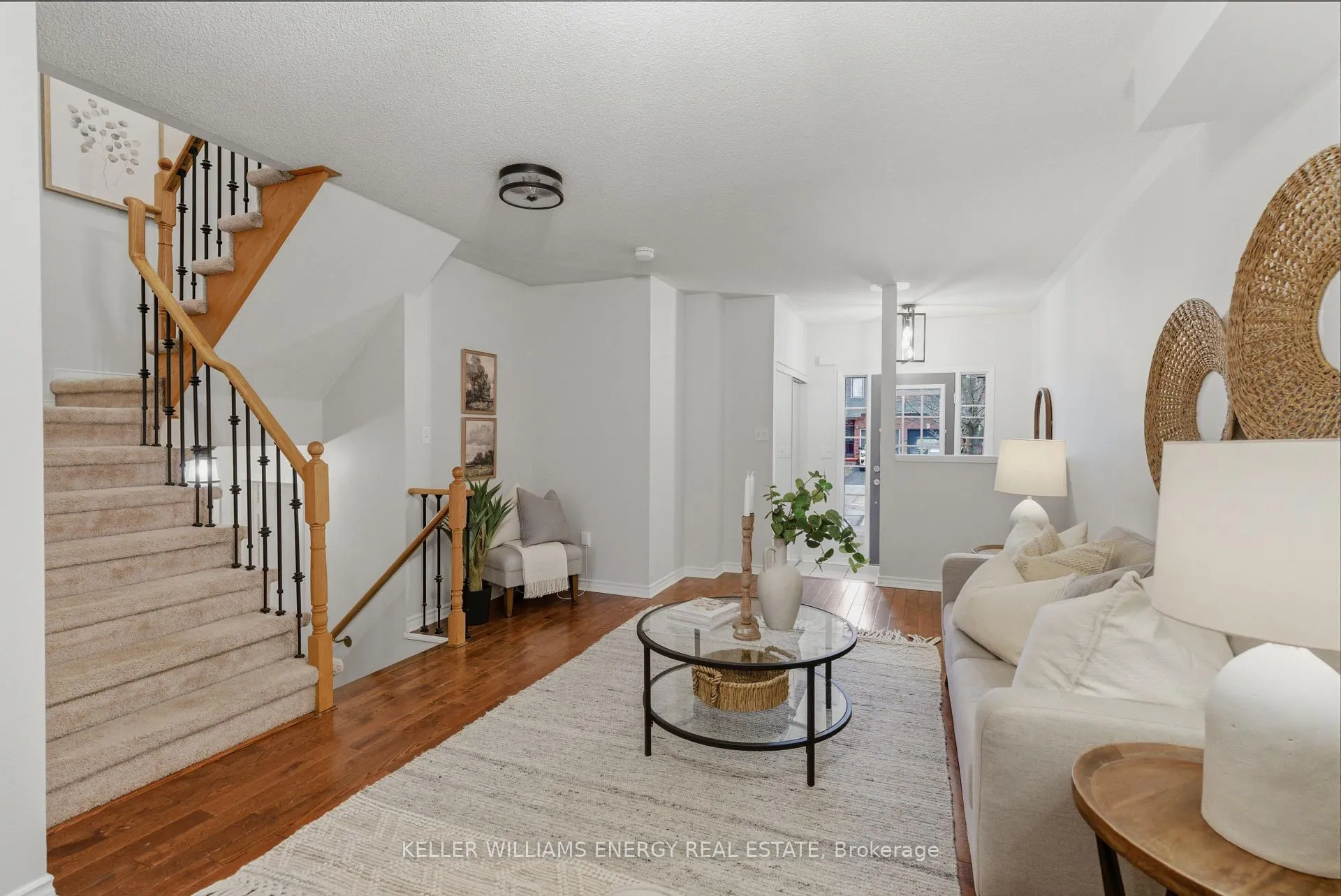 Photo 5 of 1698 Woodgate Trail, Oshawa, Samac — HOMEH