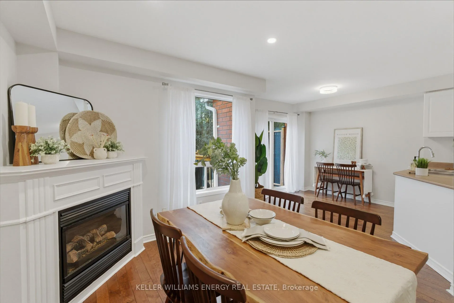 Photo 9 of 1698 Woodgate Trail, Oshawa, Samac — HOMEH
