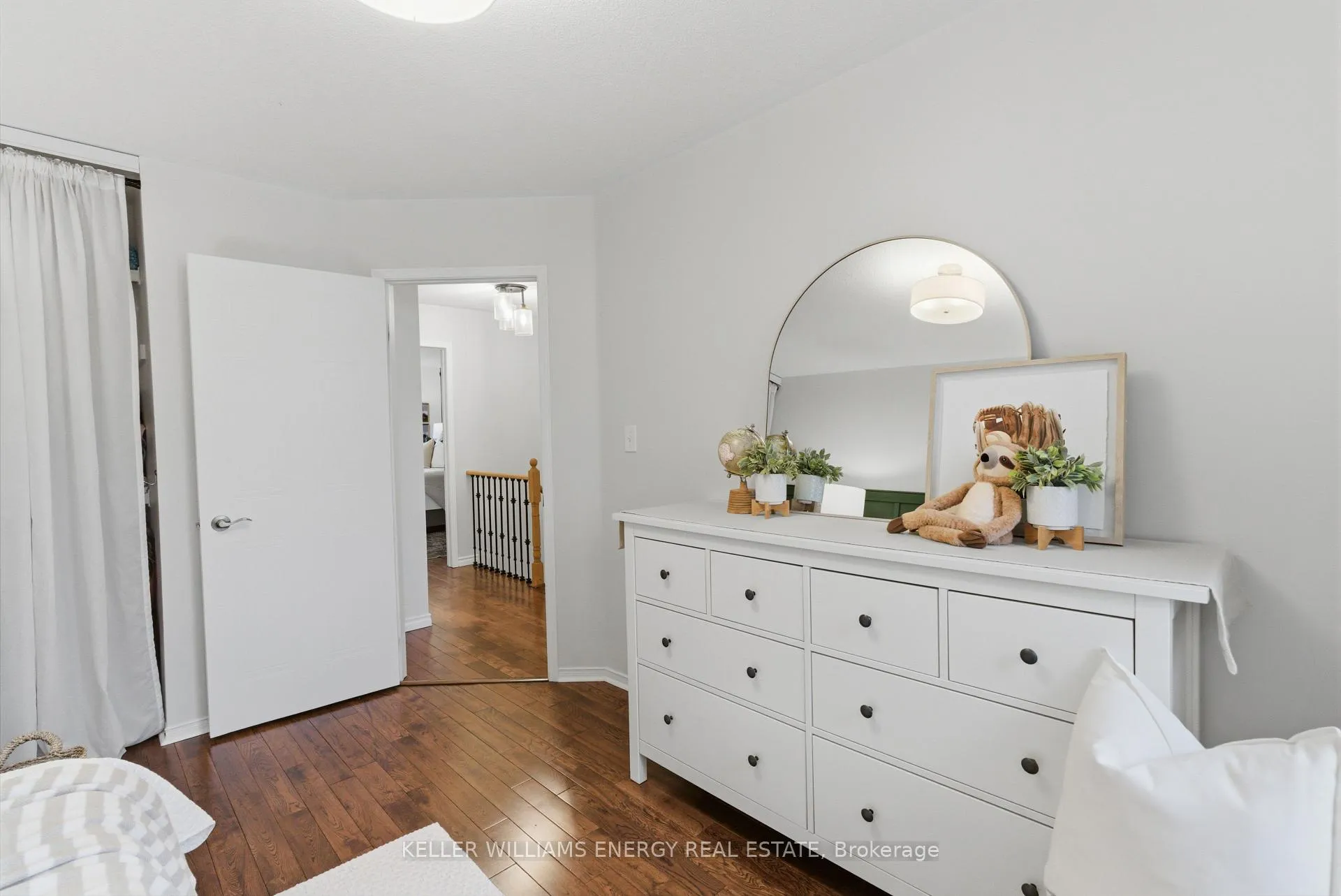 Photo 17 of 1698 Woodgate Trail, Oshawa, Samac — HOMEH