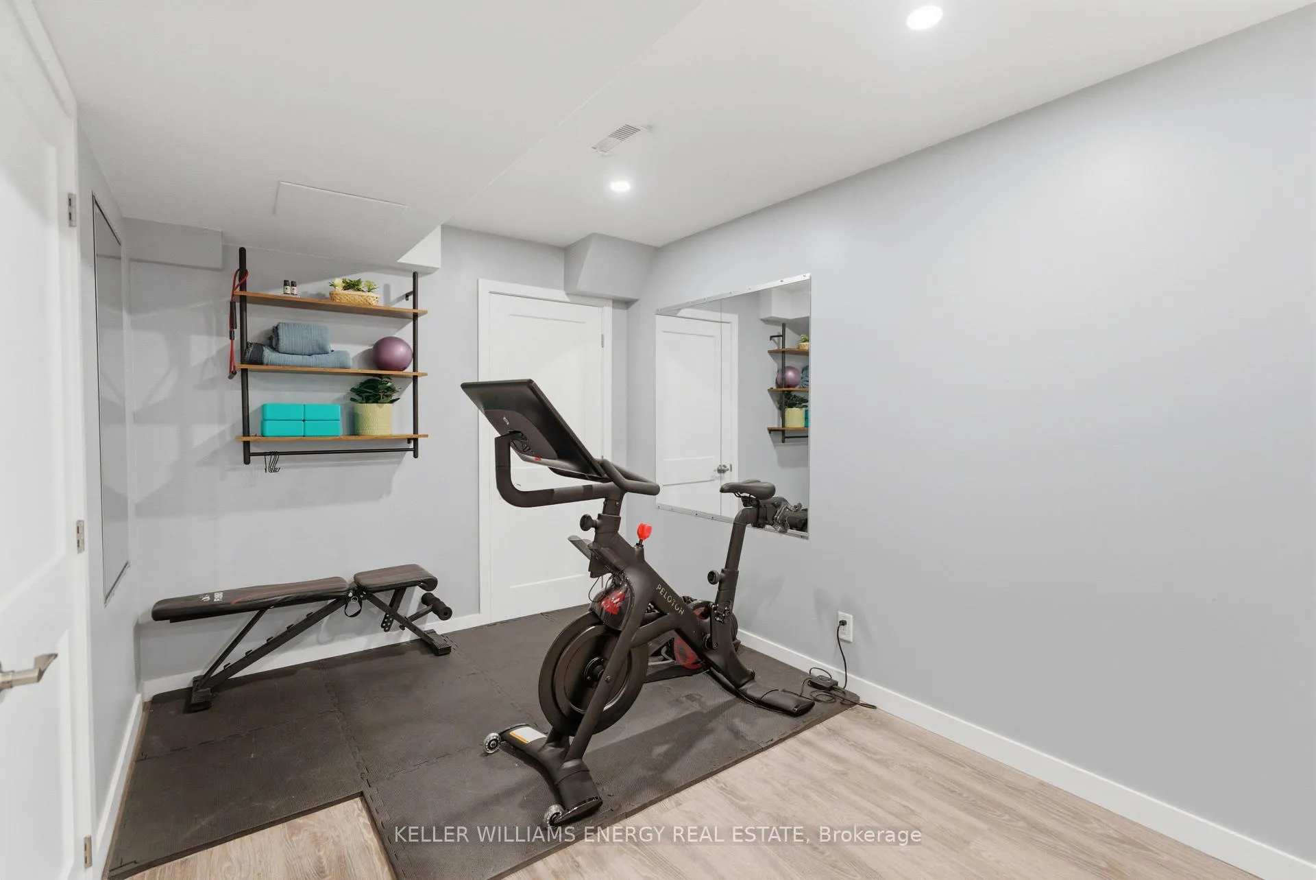 Photo 23 of 1698 Woodgate Trail, Oshawa, Samac — HOMEH