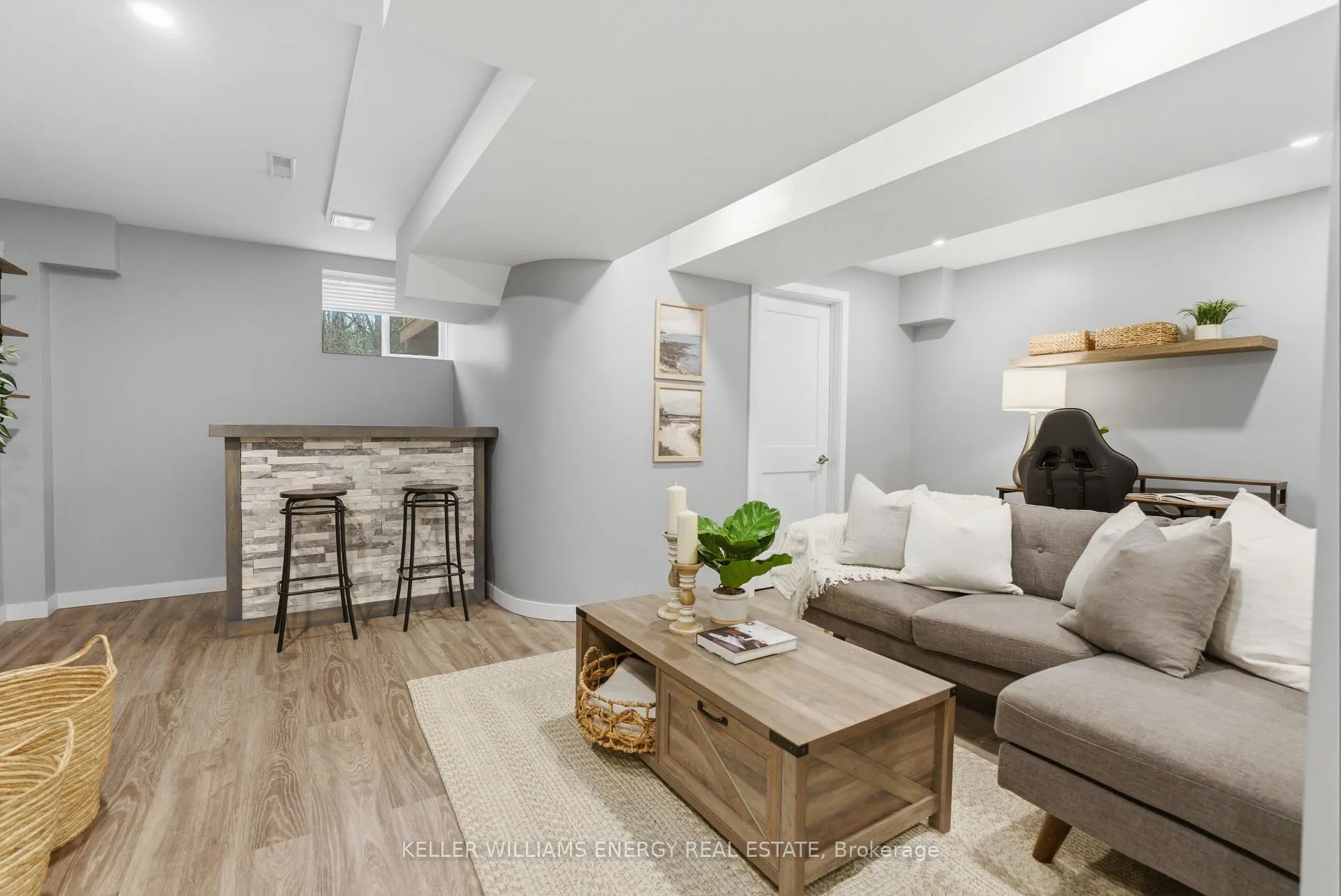 Photo 24 of 1698 Woodgate Trail, Oshawa, Samac — HOMEH