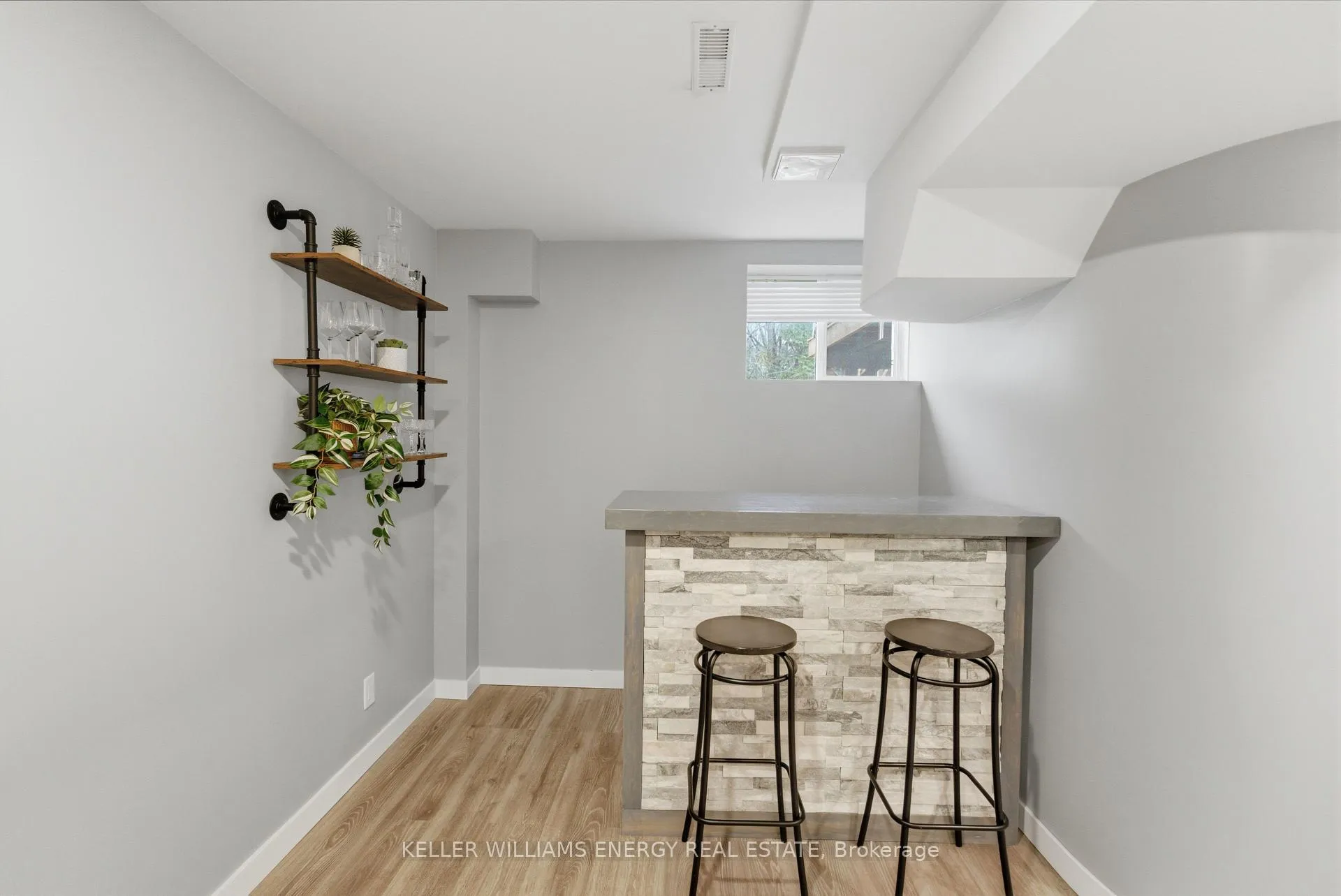 Photo 25 of 1698 Woodgate Trail, Oshawa, Samac — HOMEH