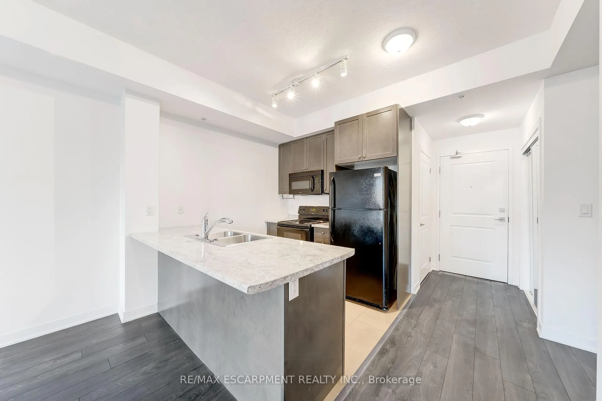 Photo 18 of Unit 606, 85 Robinson Street, Hamilton, Durand — HOMEH