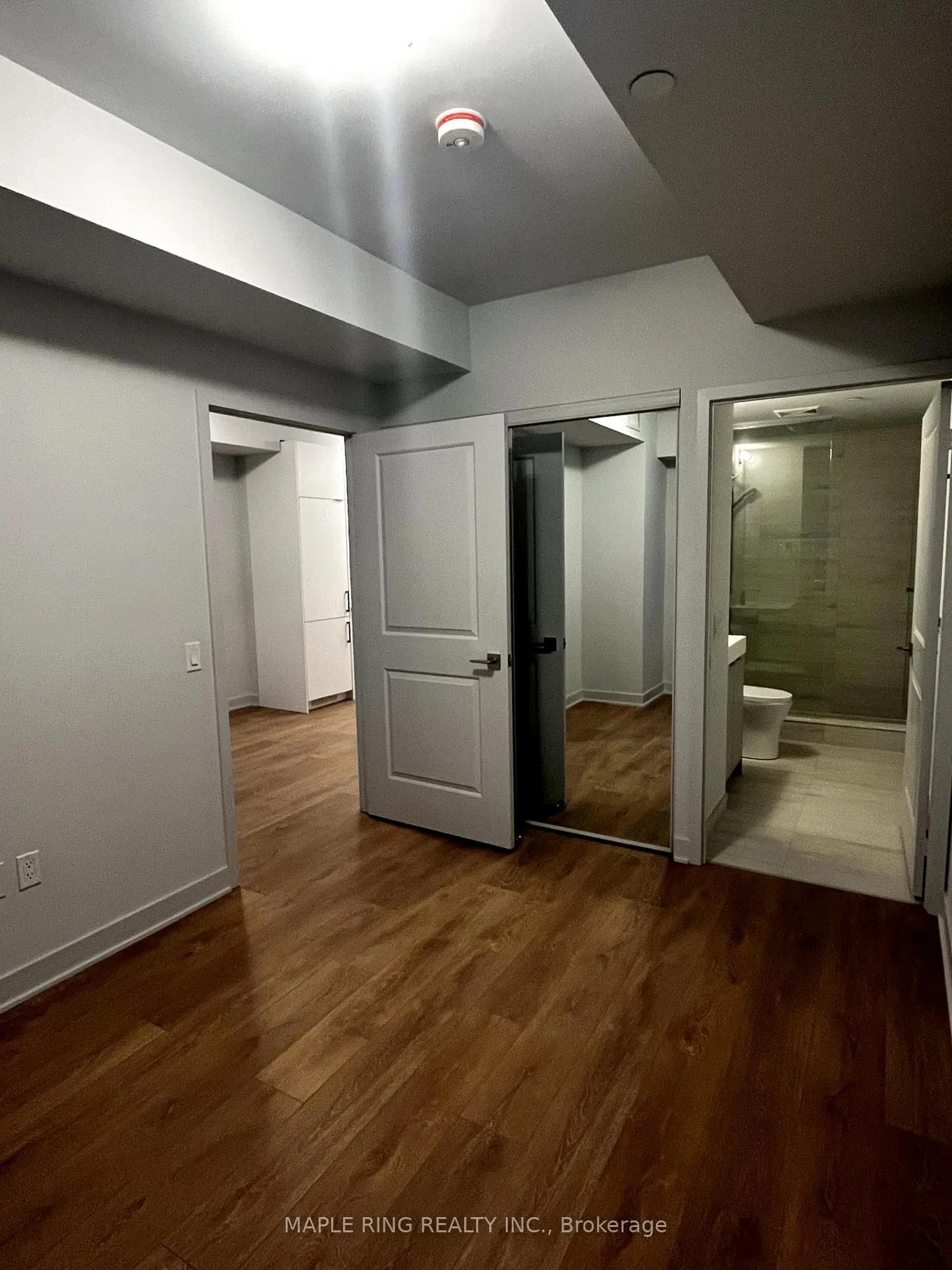 Photo 5 of Unit 801, 2920 Hwy 7, Vaughan, Vaughan Corporate Centre — HOMEH