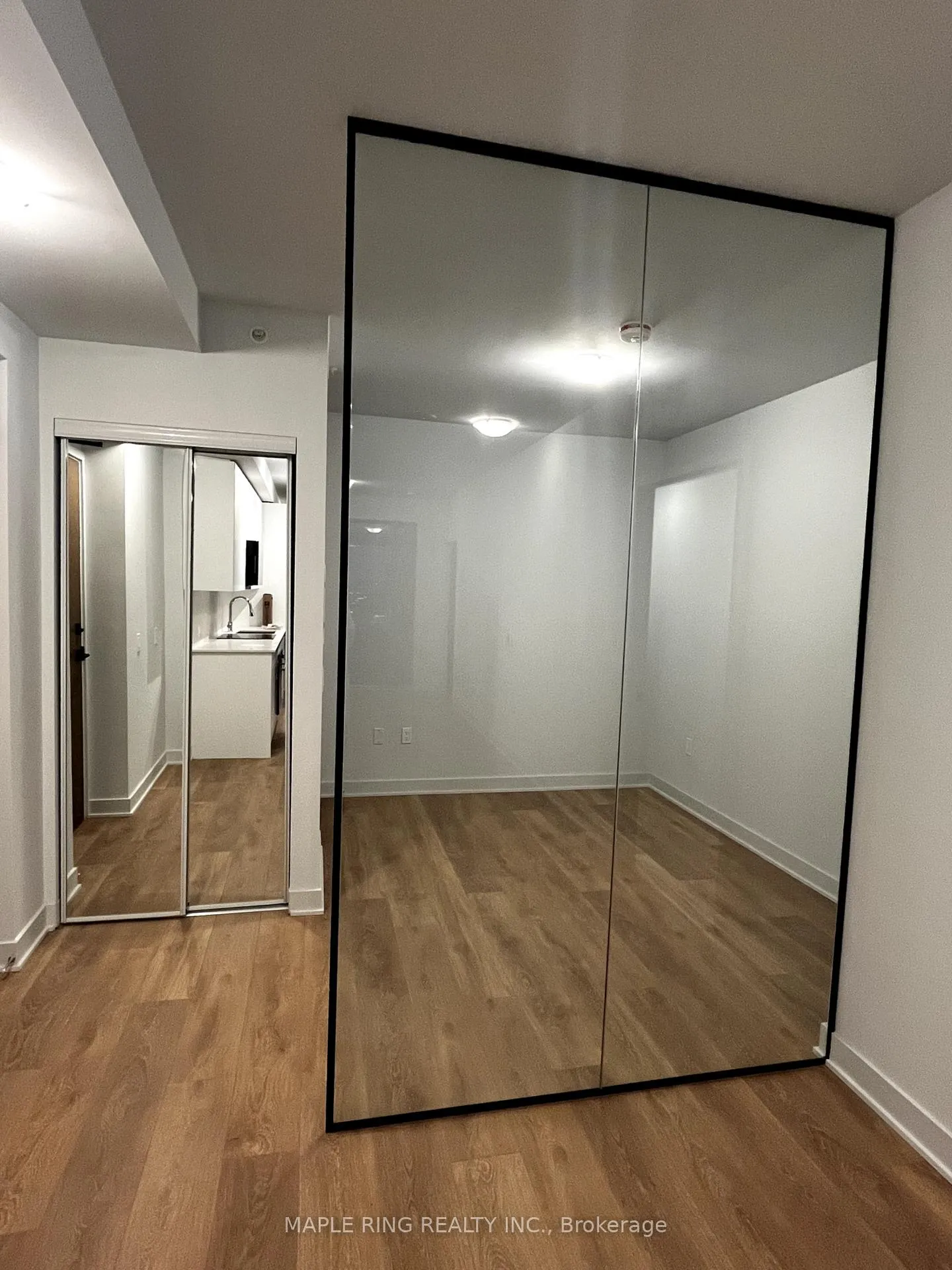 Photo 6 of Unit 801, 2920 Hwy 7, Vaughan, Vaughan Corporate Centre — HOMEH