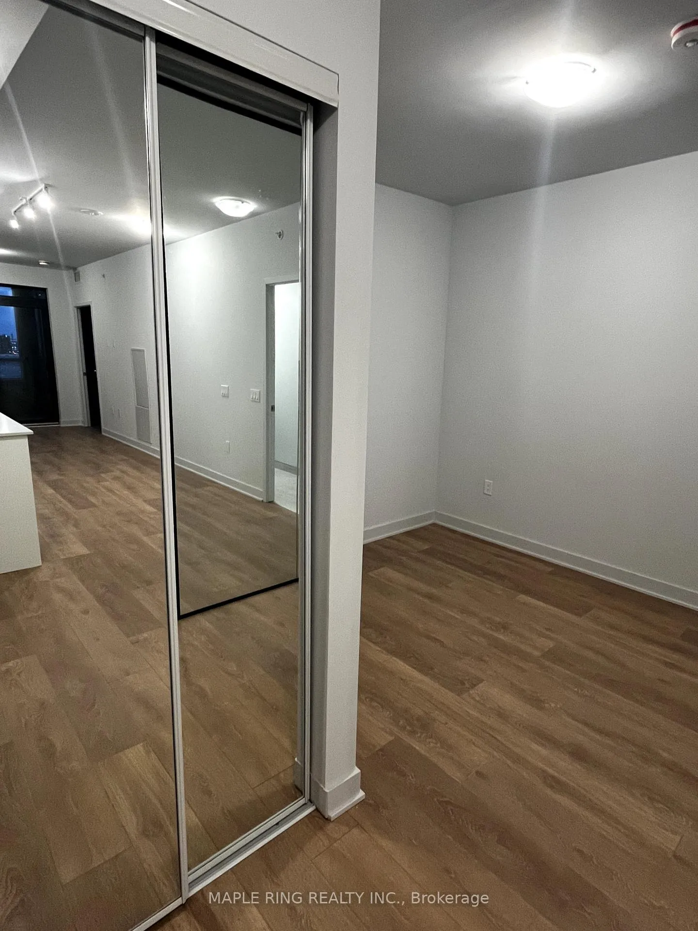 Photo 7 of Unit 801, 2920 Hwy 7, Vaughan, Vaughan Corporate Centre — HOMEH