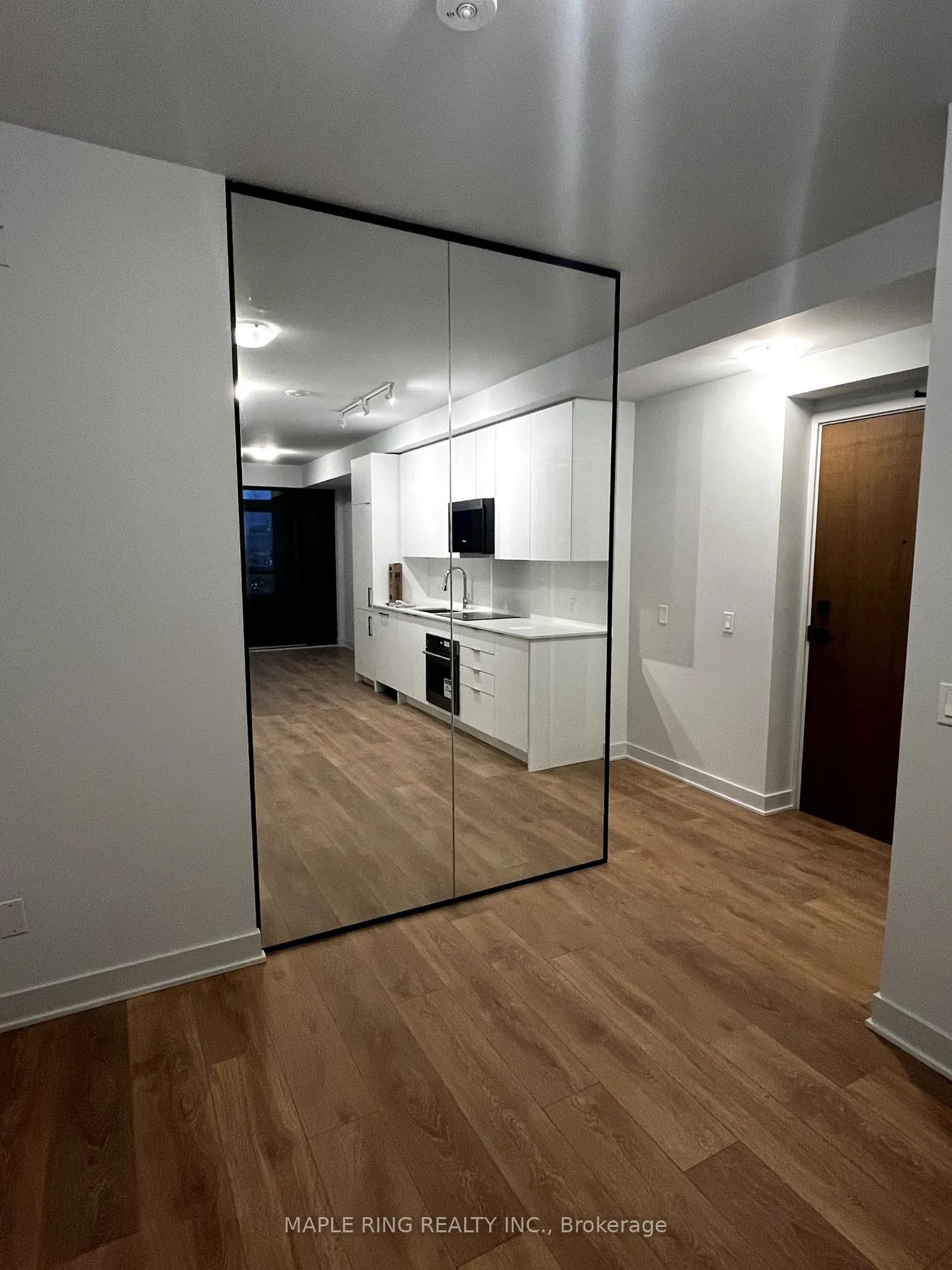 Photo 8 of Unit 801, 2920 Hwy 7, Vaughan, Vaughan Corporate Centre — HOMEH