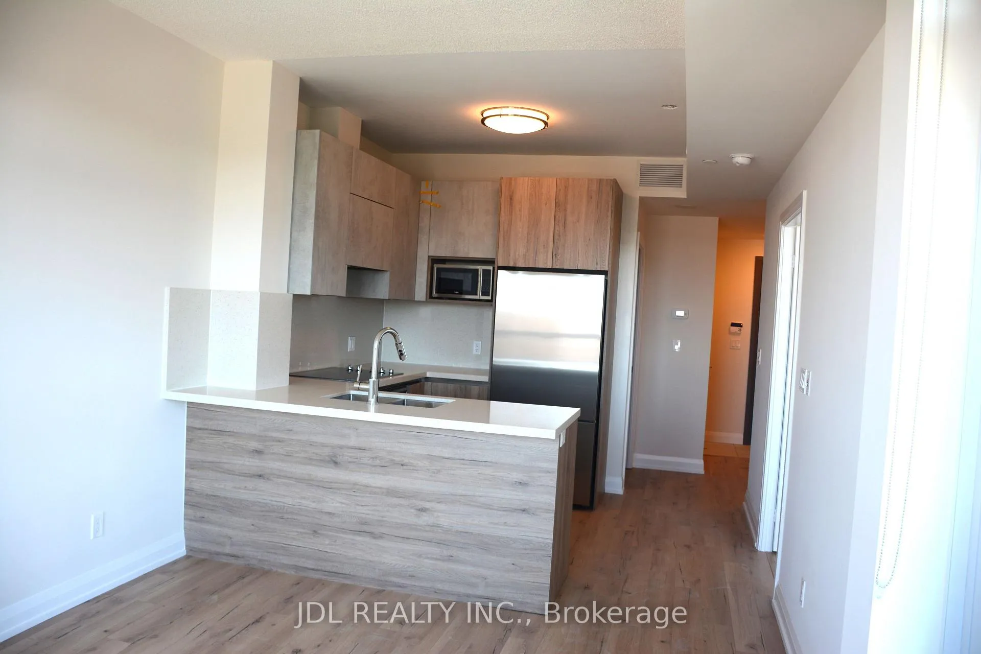 Photo 6 of Unit 716, 25 Water Walk Drive, Markham, Unionville — HOMEH