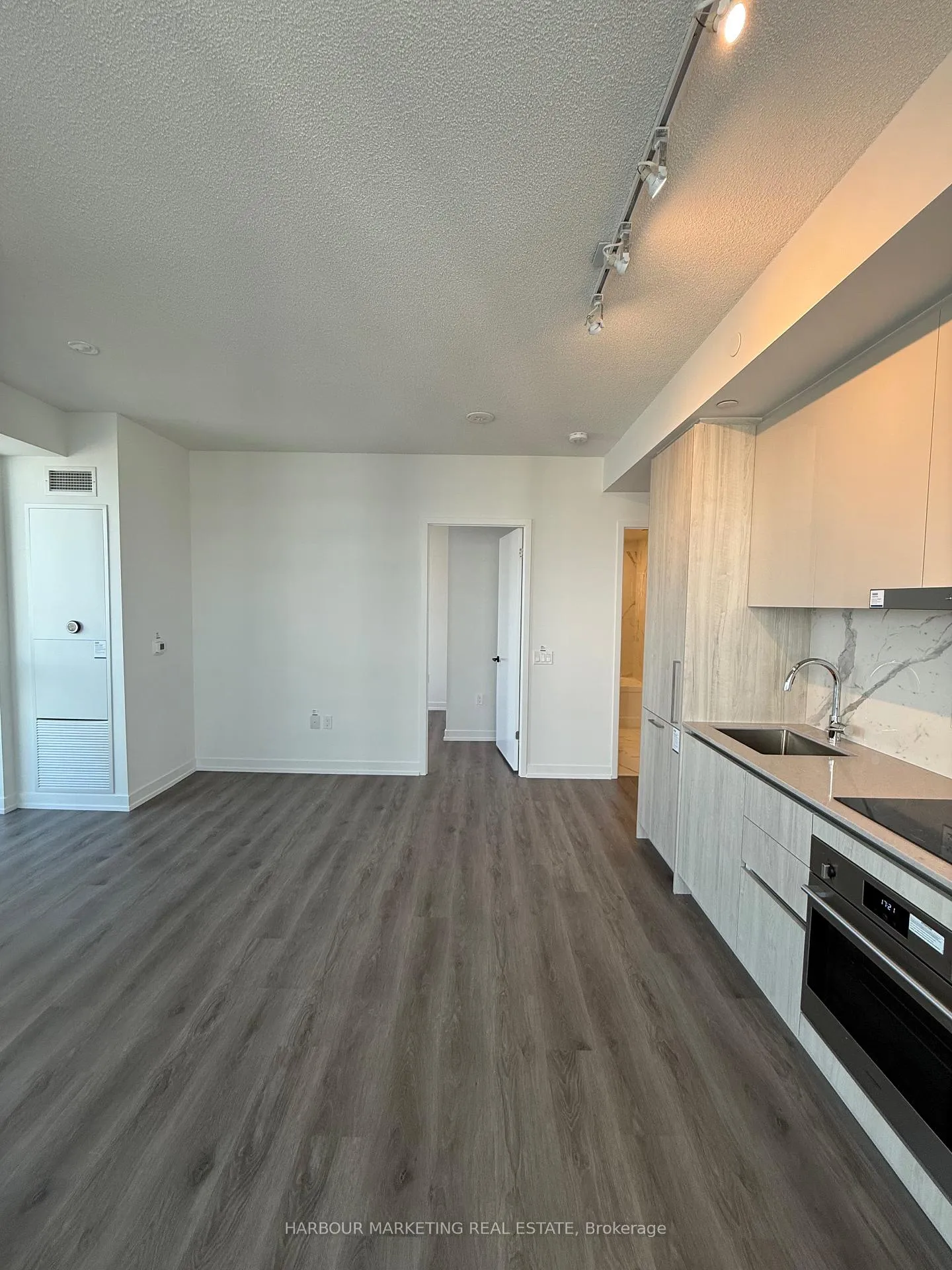 Photo 2 of Unit 3502, 225 Commerce St Street, Vaughan, Vaughan Corporate Centre — HOMEH