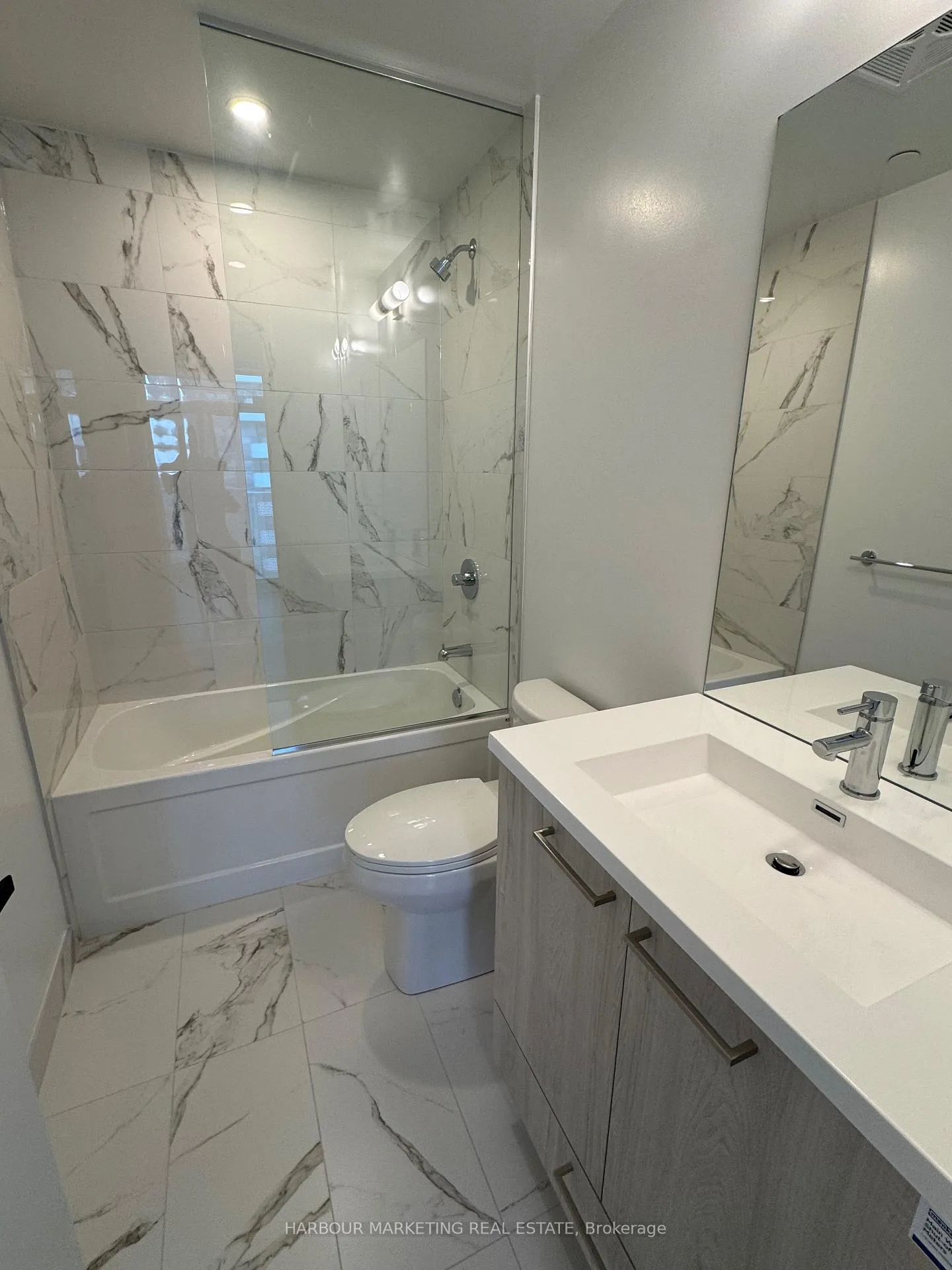 Photo 5 of Unit 3502, 225 Commerce St Street, Vaughan, Vaughan Corporate Centre — HOMEH