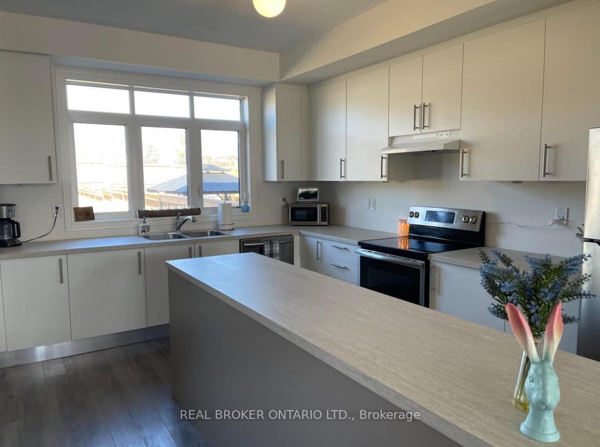 Photo 3 of 102 Elephant Hill Drive, Clarington, Bowmanville — HOMEH
