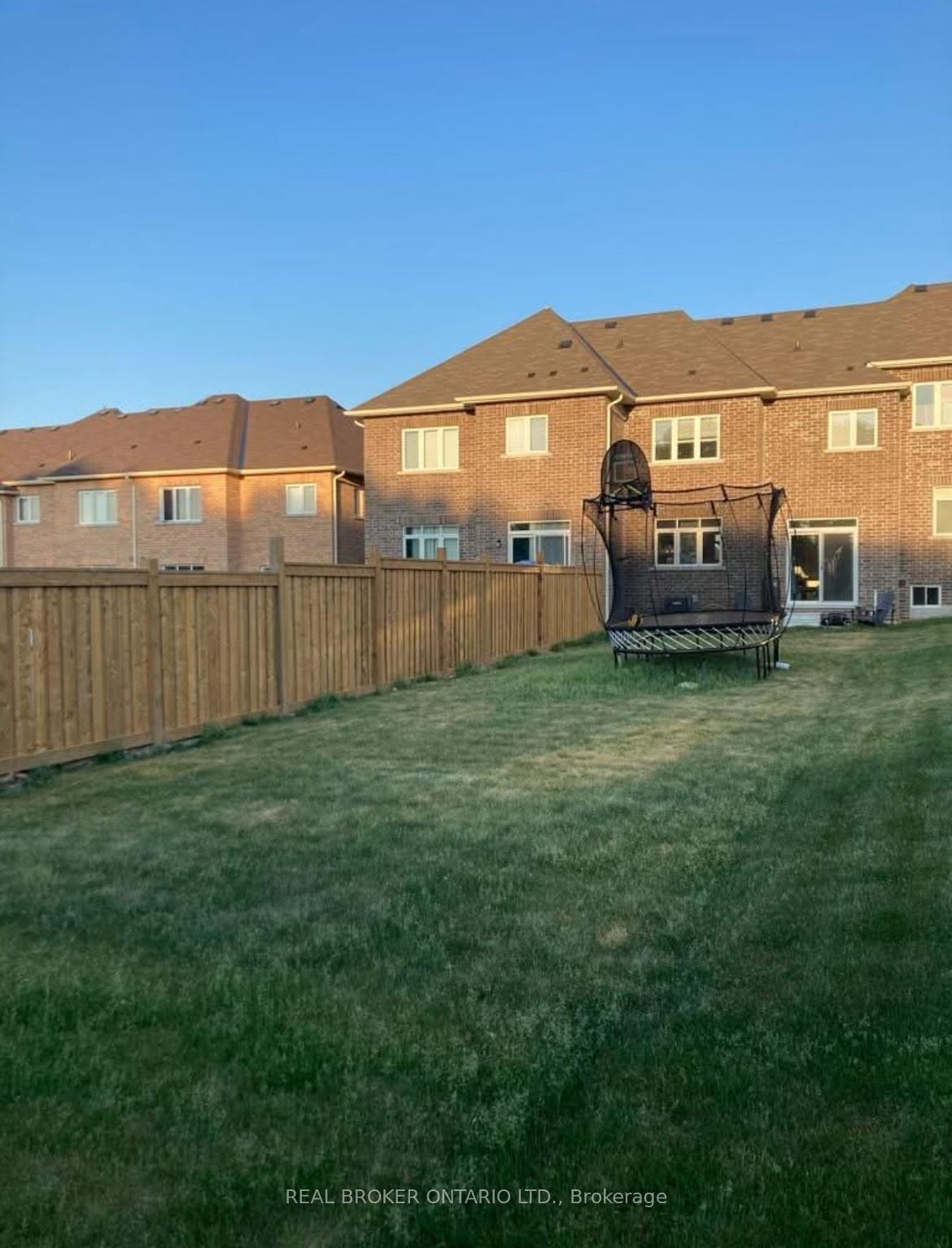 Photo 14 of 102 Elephant Hill Drive, Clarington, Bowmanville — HOMEH