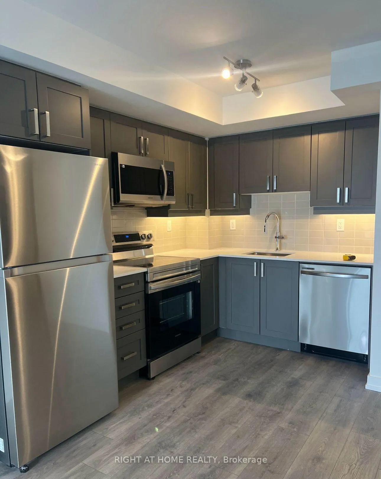 Photo 8 of Unit 1708, 1435 Celebration Drive, Pickering, Bay Ridges — HOMEH