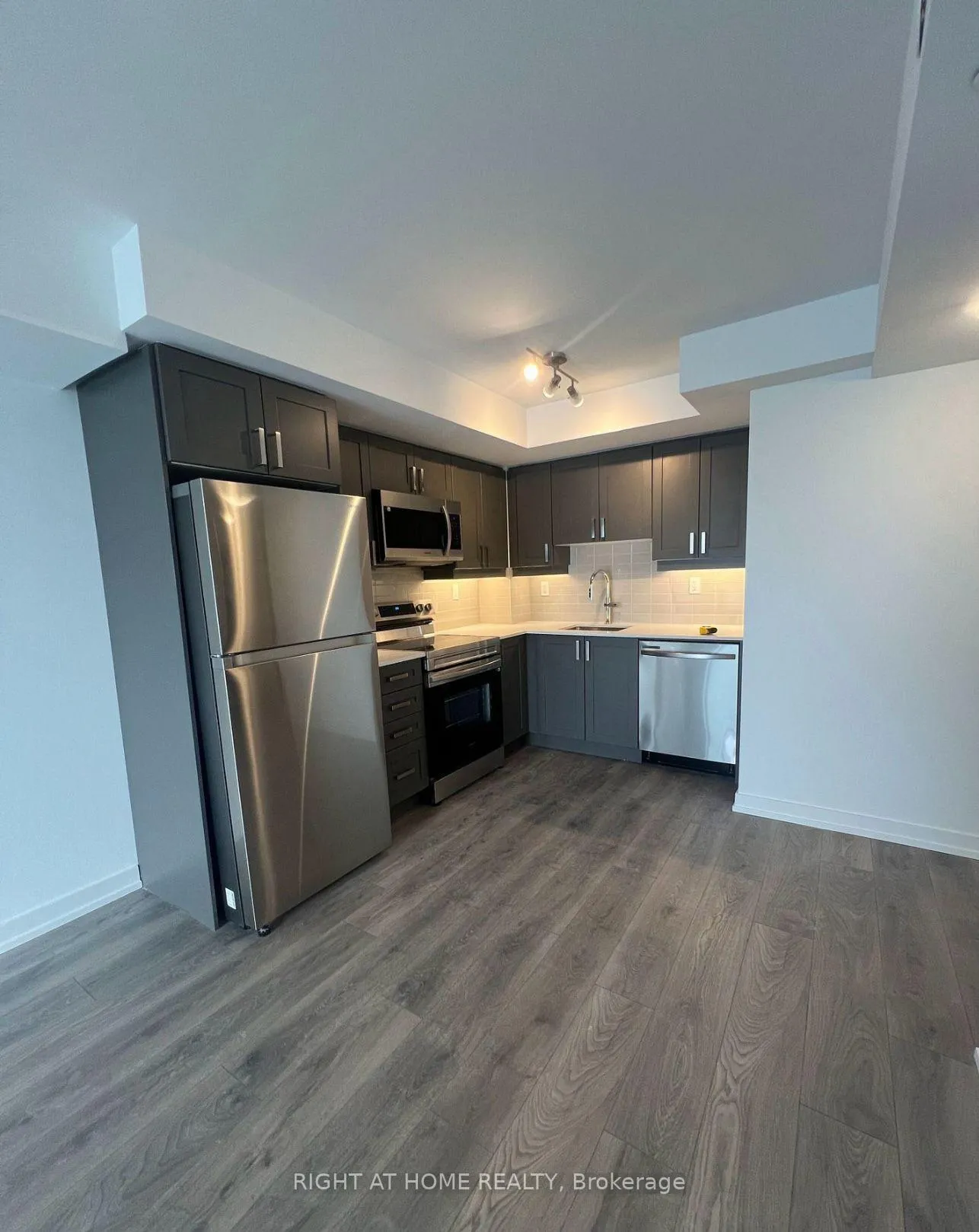 Photo 9 of Unit 1708, 1435 Celebration Drive, Pickering, Bay Ridges — HOMEH