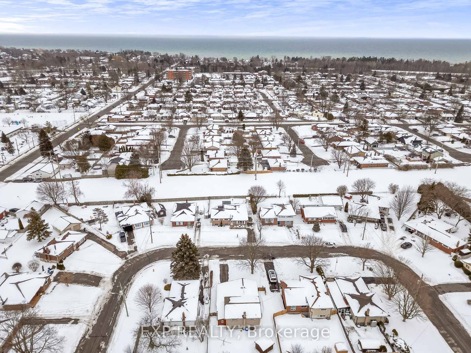 Photo 3 of 639 Hayden Crescent, Cobourg — HOMEH